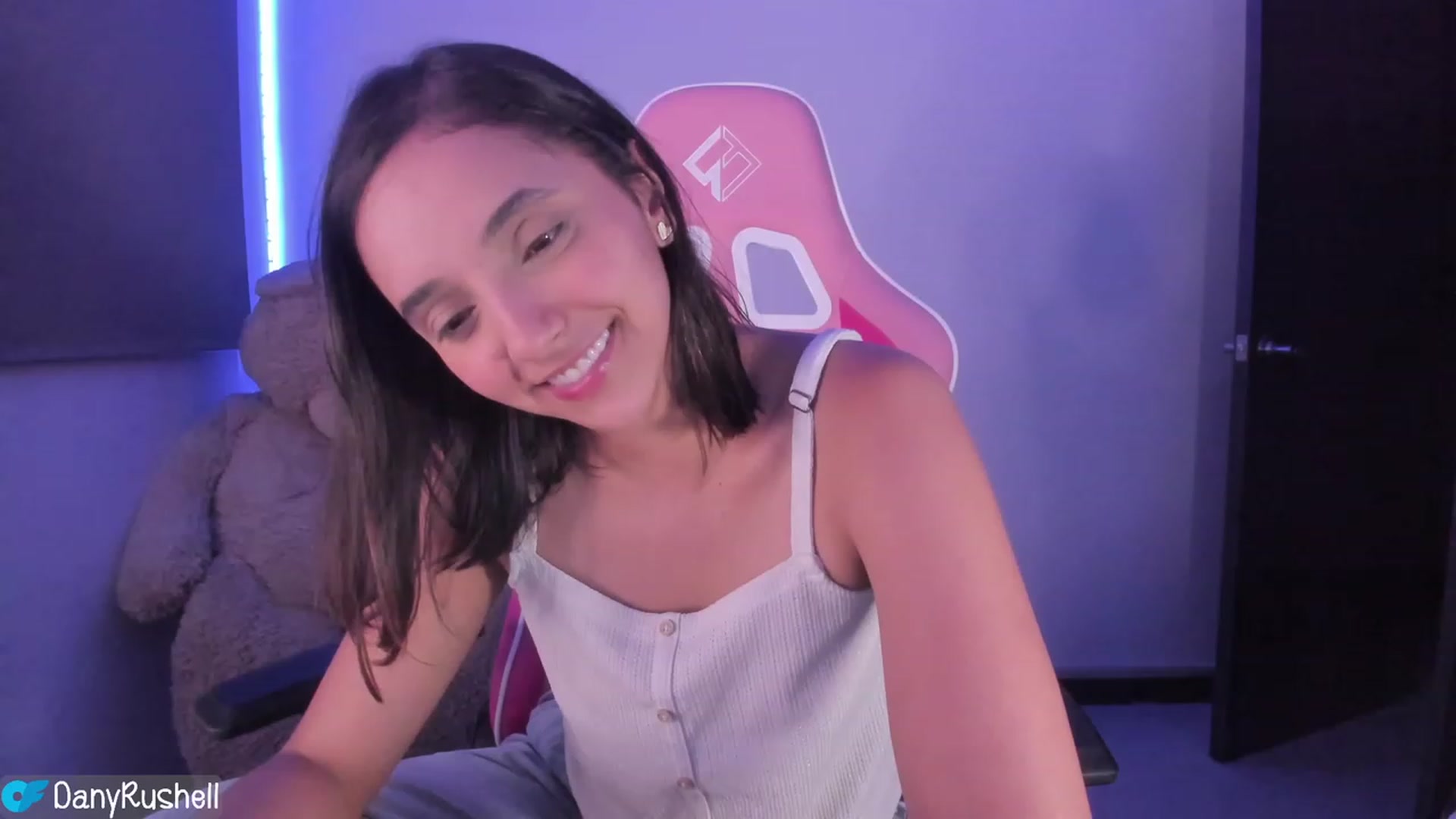 Gallery image thumbnail from NataliaMFC_'s myfreecams stream on, 06/21/2023, 04:59 image 7 of 20