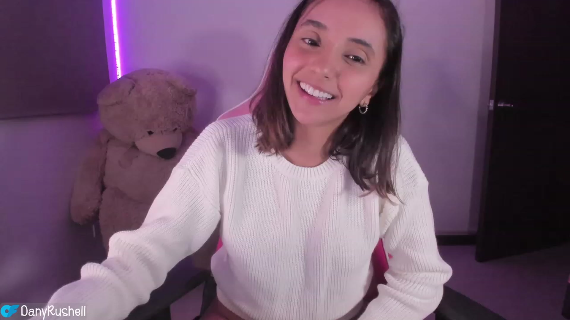 Gallery image thumbnail from NataliaMFC_'s myfreecams stream on, 06/25/2023, 06:03 image 9 of 20