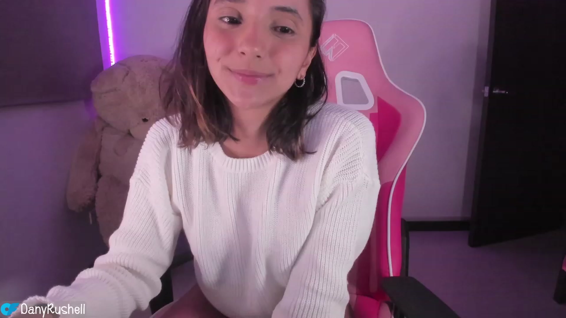 Gallery image thumbnail from NataliaMFC_'s myfreecams stream on, 06/25/2023, 06:03 image 10 of 20