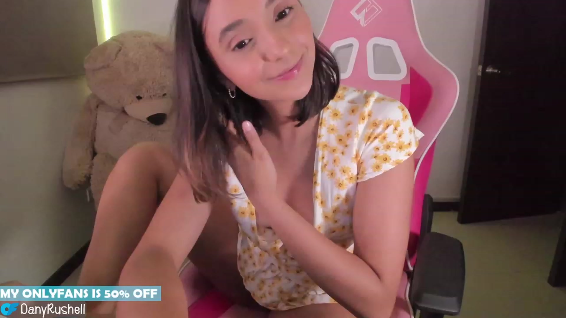 Gallery image thumbnail from NataliaMFC_'s myfreecams stream on, 06/28/2023, 04:13 image 9 of 20