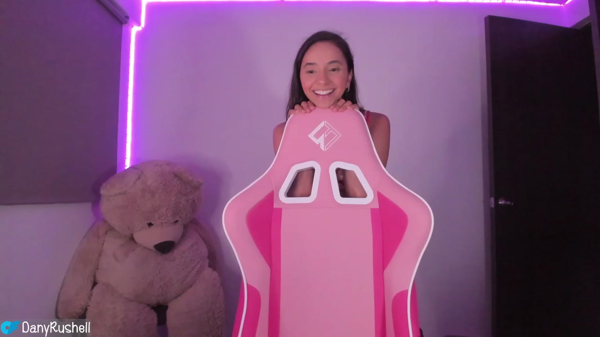 Gallery image thumbnail from NataliaMFC_'s myfreecams stream on, 07/01/2023, 05:22 image 13 of 20