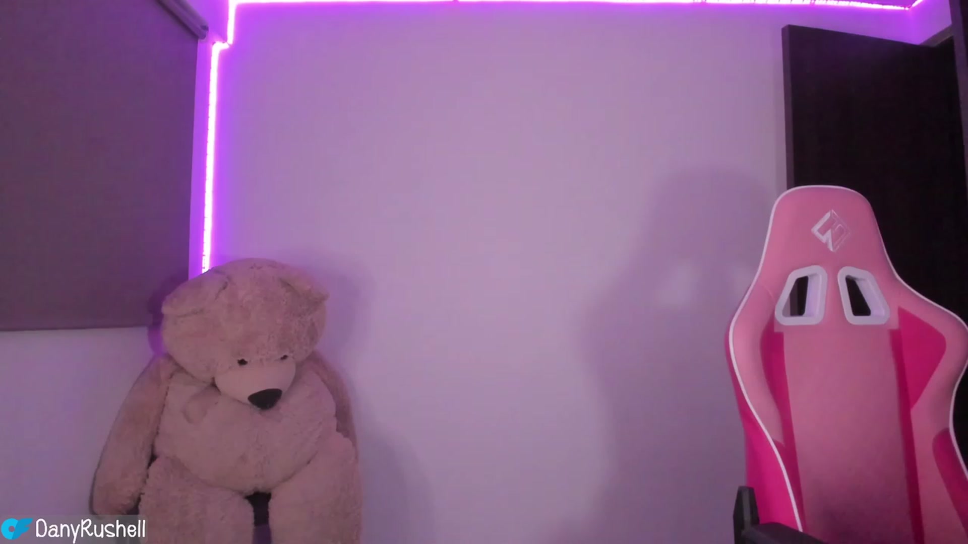 Gallery image thumbnail from NataliaMFC_'s myfreecams stream on, 07/01/2023, 05:22 image 12 of 20