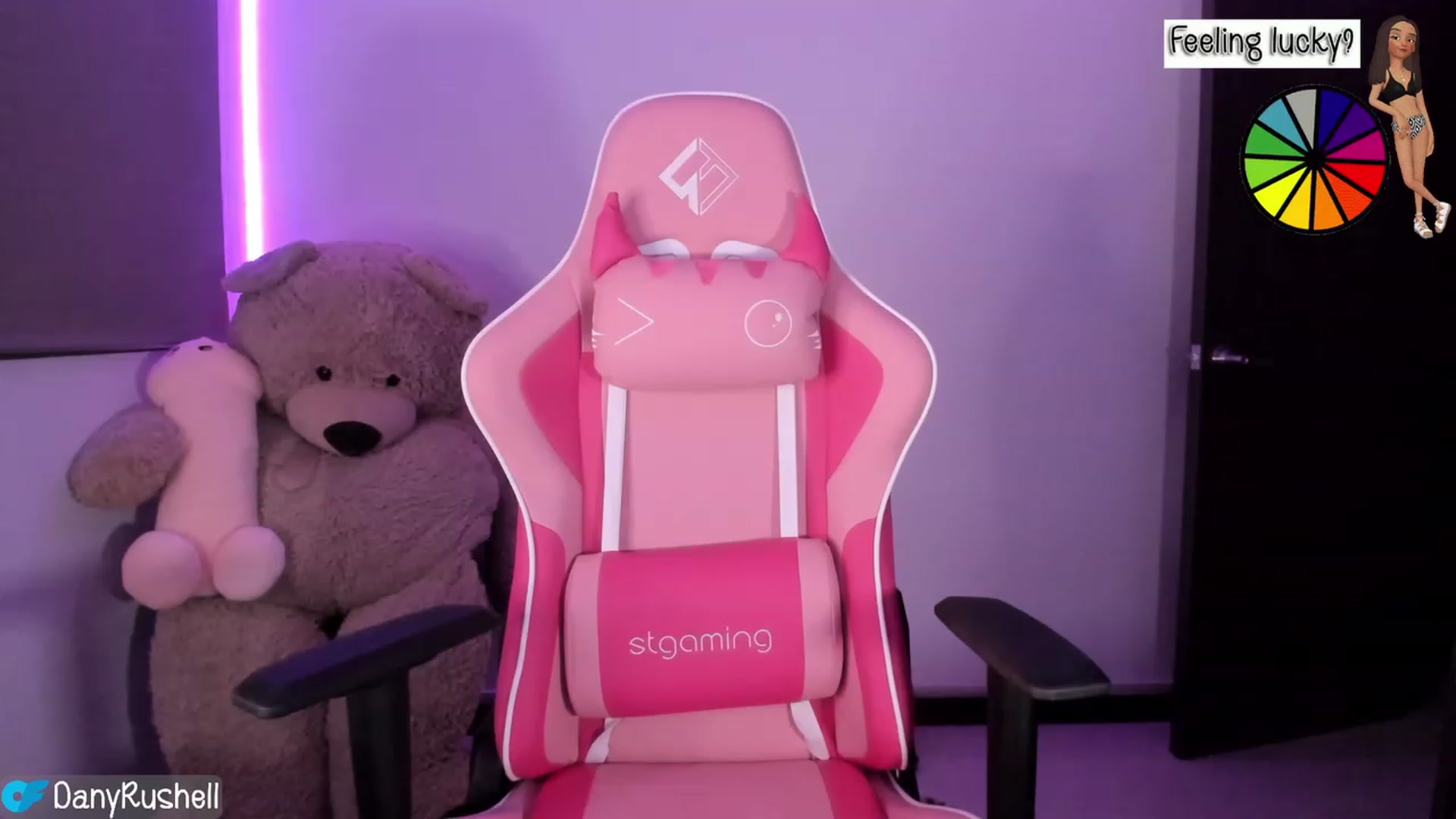 Gallery image thumbnail from NataliaMFC_'s myfreecams stream on, 07/18/2023, 04:08 image 18 of 20