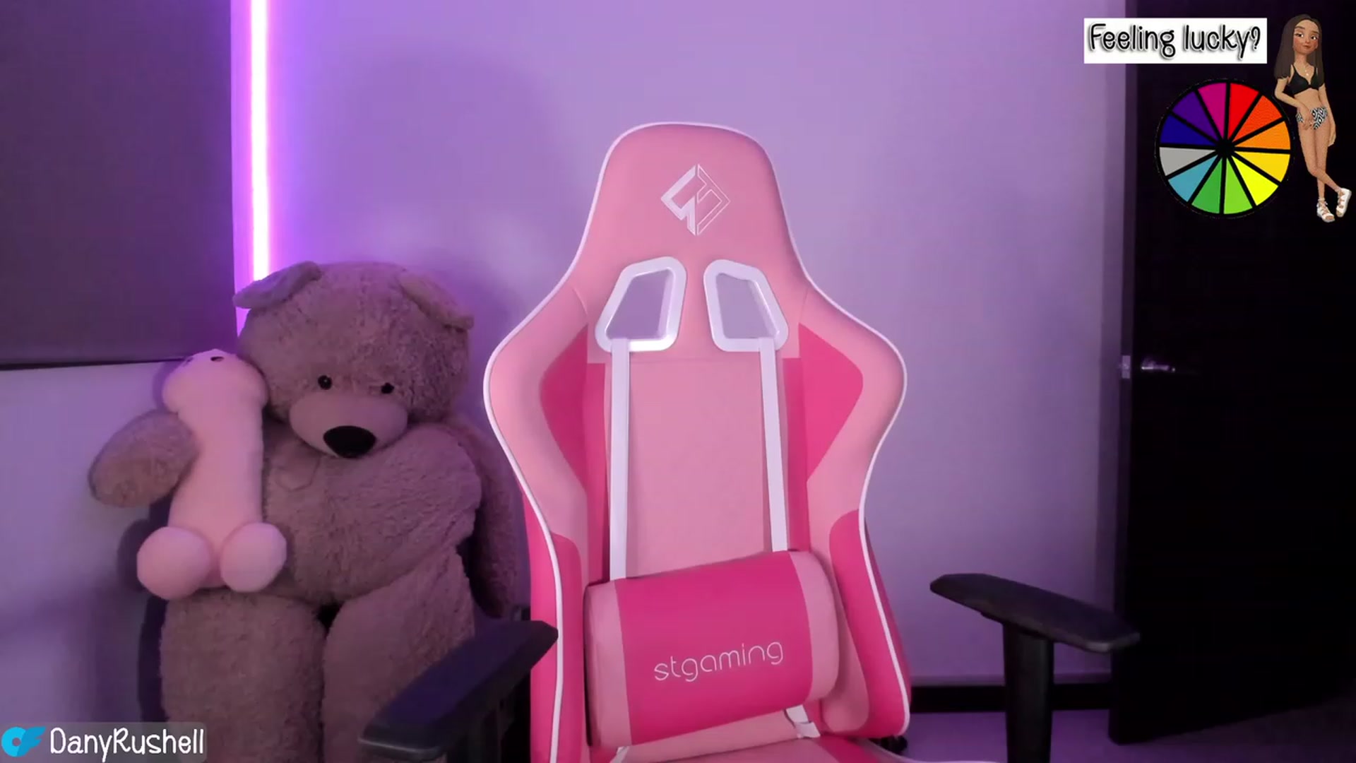 Gallery image thumbnail from NataliaMFC_'s myfreecams stream on, 07/18/2023, 05:47 image 13 of 20