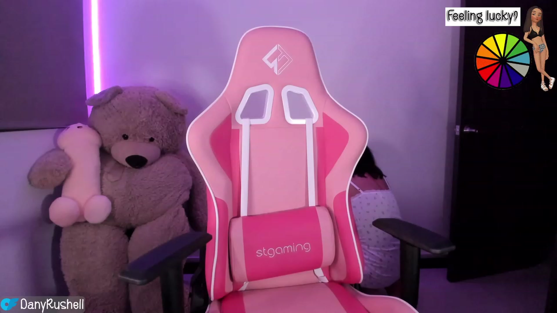 Gallery image thumbnail from NataliaMFC_'s myfreecams stream on, 07/18/2023, 05:47 image 10 of 20
