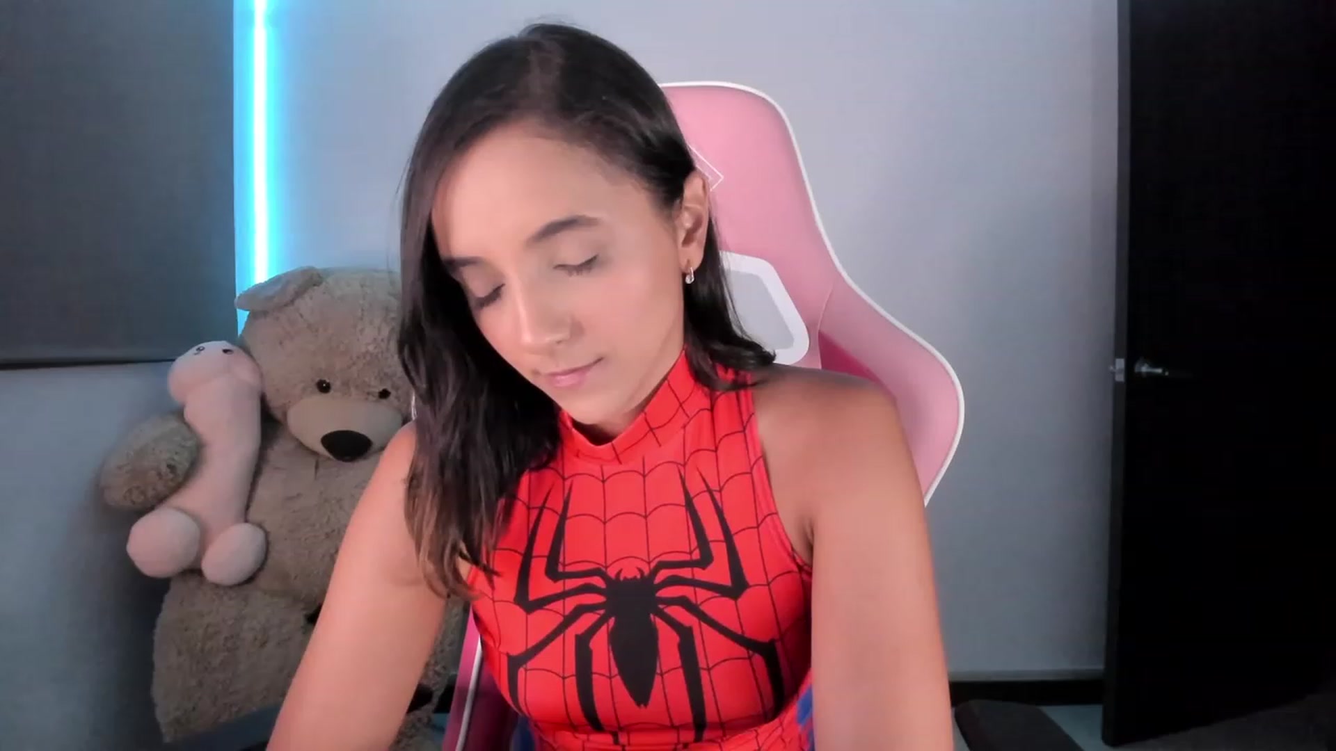 Gallery image thumbnail from NataliaMFC_'s myfreecams stream on, 08/09/2023, 04:51 image 6 of 20