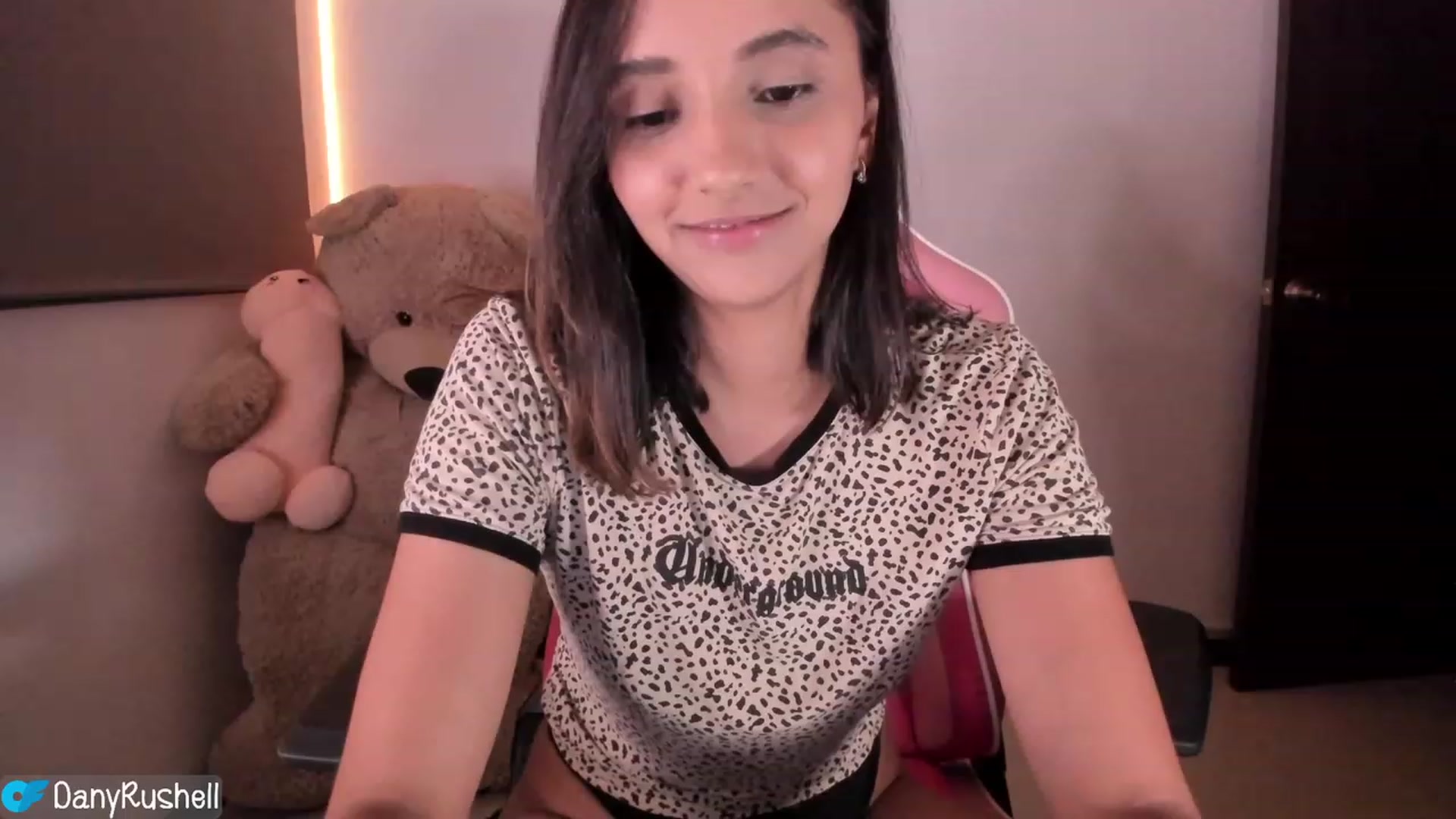 Gallery image thumbnail from NataliaMFC_'s myfreecams stream on, 08/10/2023, 05:05 image 12 of 20