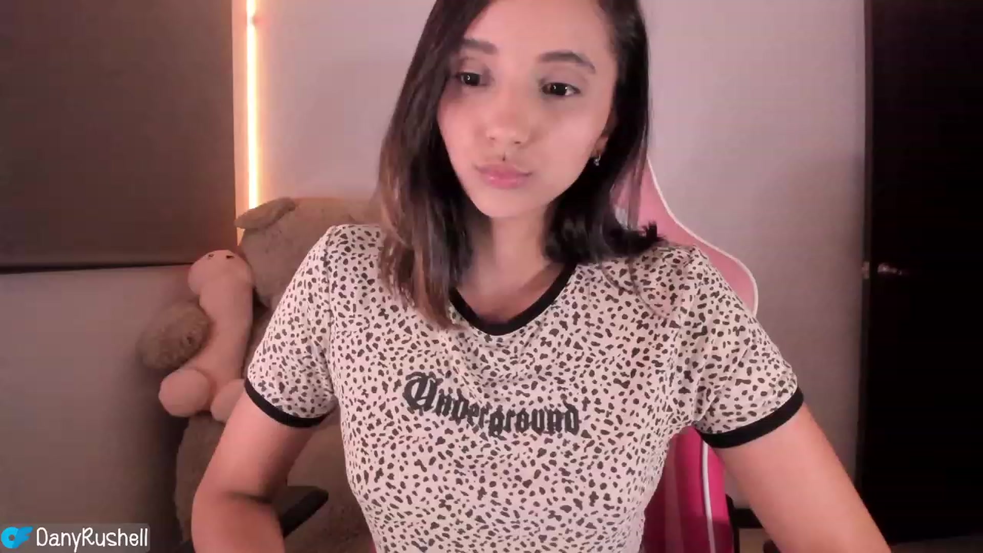 Gallery image thumbnail from NataliaMFC_'s myfreecams stream on, 08/10/2023, 05:05 image 3 of 20