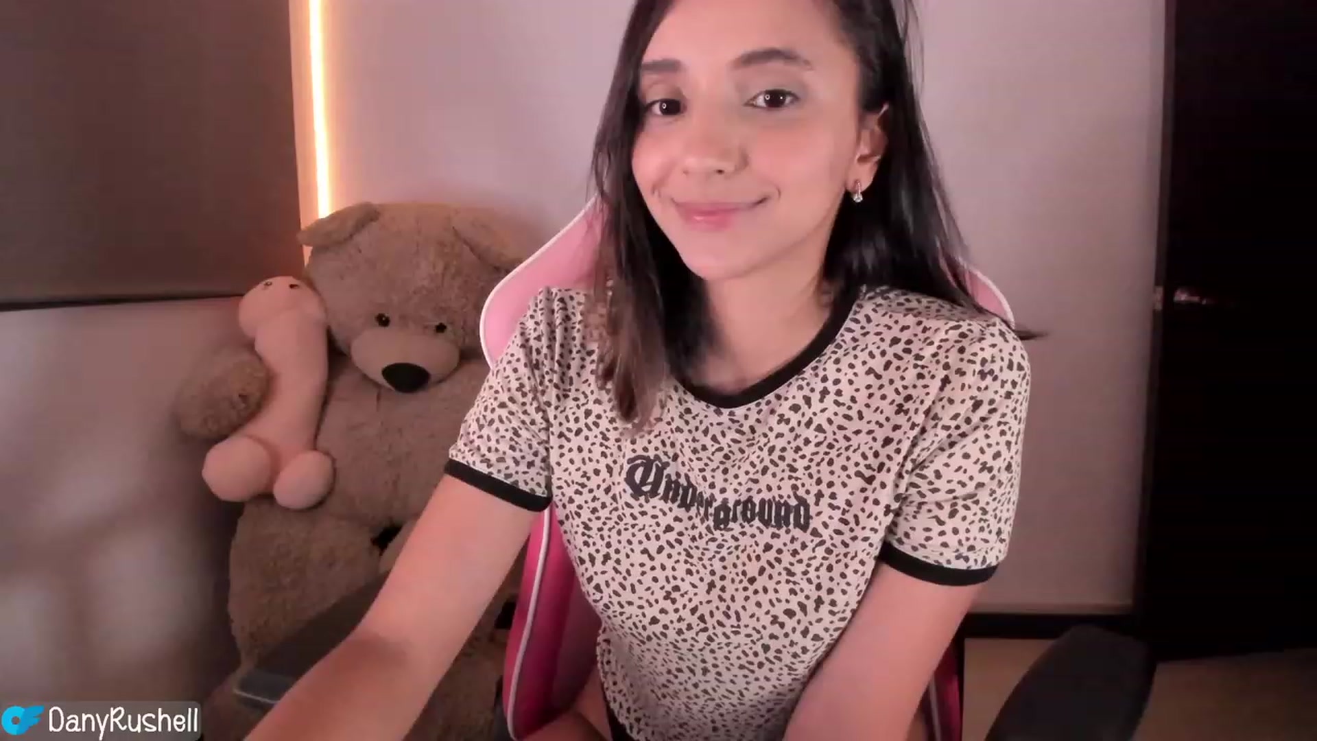 Gallery image thumbnail from NataliaMFC_'s myfreecams stream on, 08/10/2023, 05:05 image 13 of 20