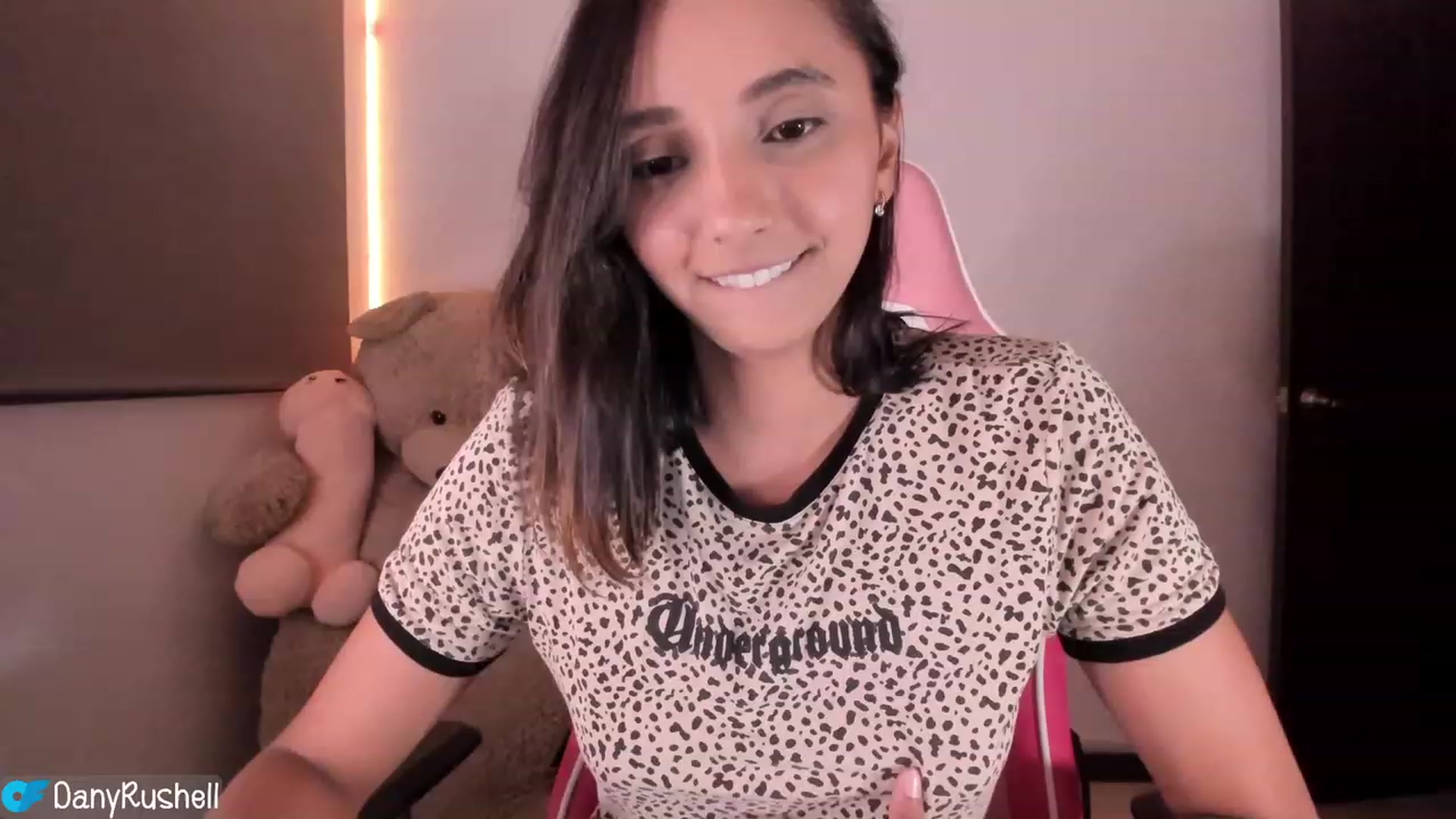 Gallery image thumbnail from NataliaMFC_'s myfreecams stream on, 08/10/2023, 05:05 image 1 of 20