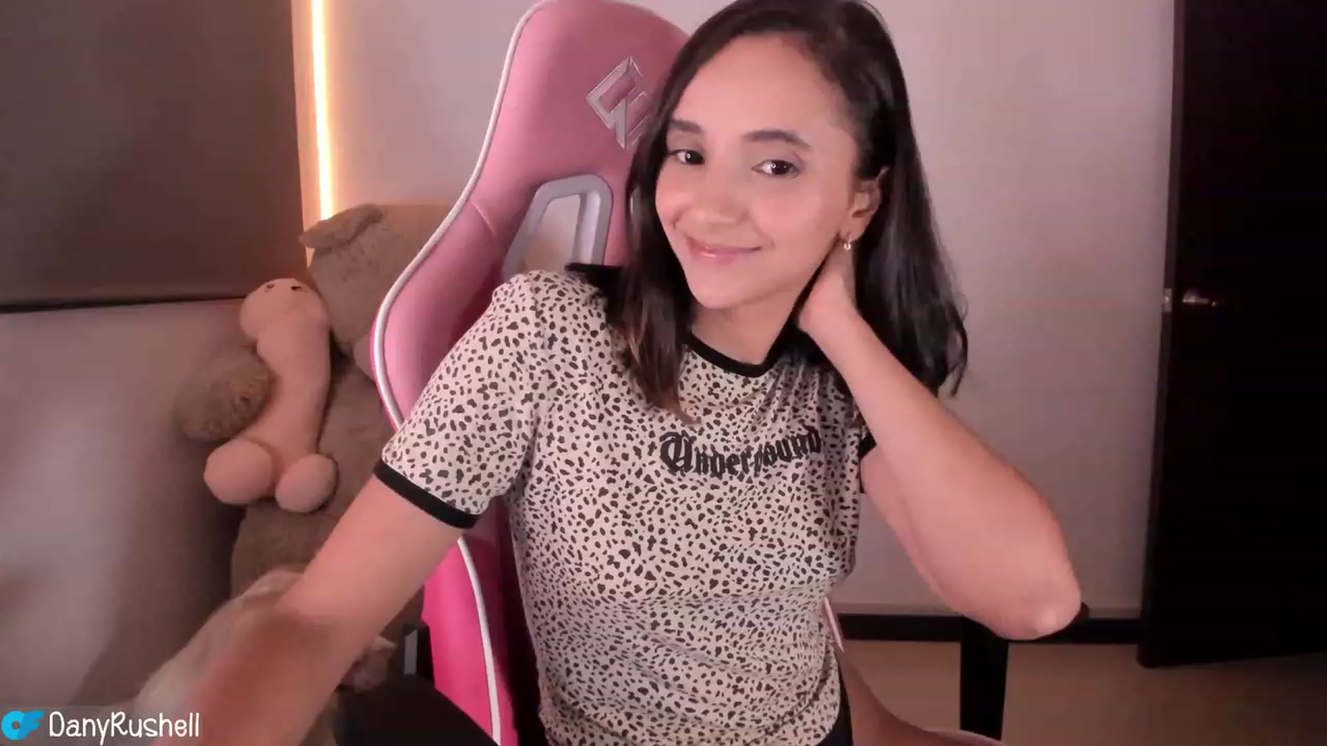 Gallery image thumbnail from NataliaMFC_'s myfreecams stream on, 08/10/2023, 05:05 image 14 of 20