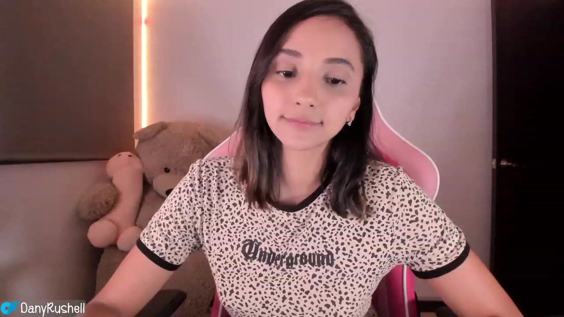 Gallery image thumbnail from NataliaMFC_'s myfreecams stream on, 08/10/2023, 05:48 image 4 of 20