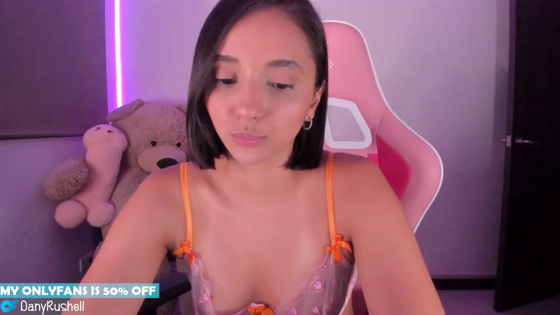 Gallery image thumbnail from NataliaMFC_'s myfreecams stream on, 08/30/2023, 05:13 image 13 of 20