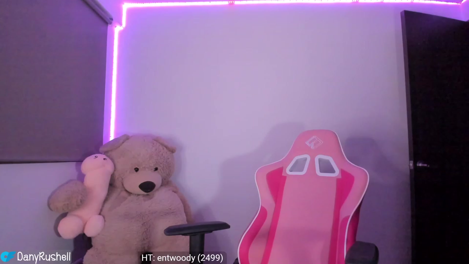 Gallery image thumbnail from NataliaMFC_'s myfreecams stream on, 09/14/2023, 05:07 image 8 of 20