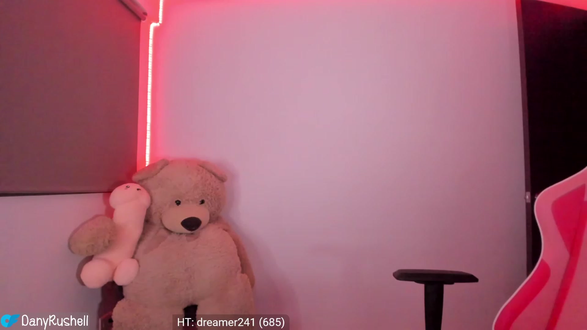 Gallery image thumbnail from NataliaMFC_'s myfreecams stream on, 09/20/2023, 06:05 image 10 of 20