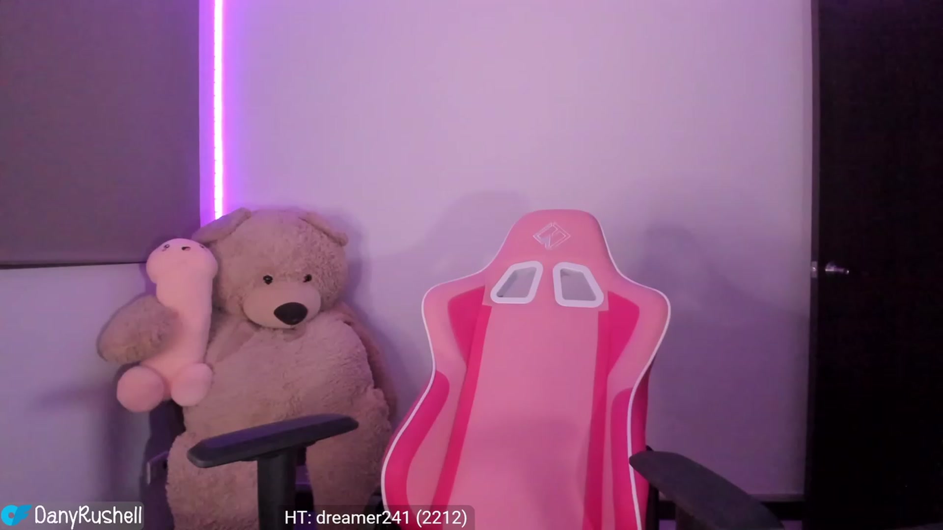 Gallery image thumbnail from NataliaMFC_'s myfreecams stream on, 09/22/2023, 10:14 image 2 of 20