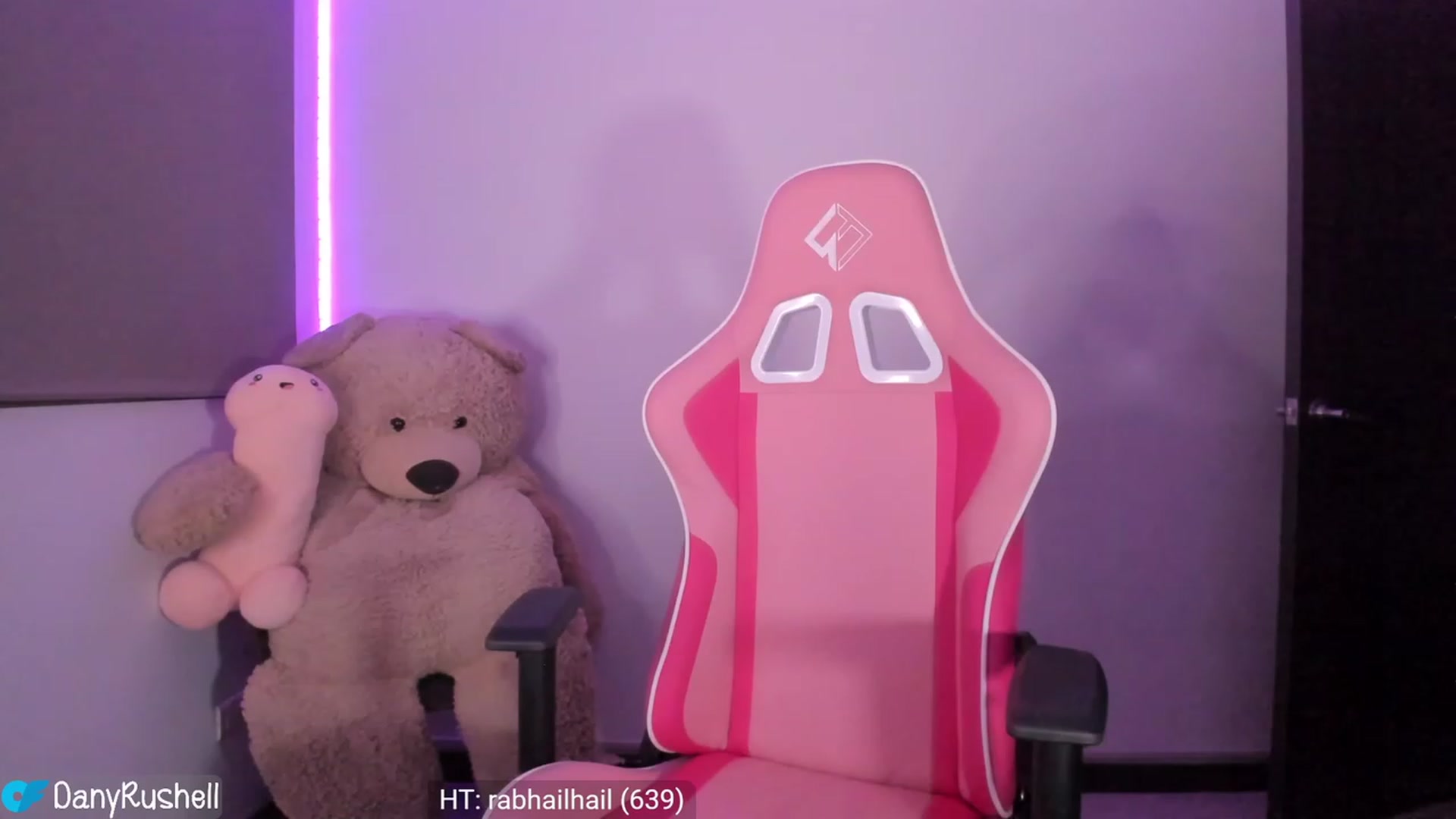 Gallery image thumbnail from NataliaMFC_'s myfreecams stream on, 09/27/2023, 05:43 image 20 of 20