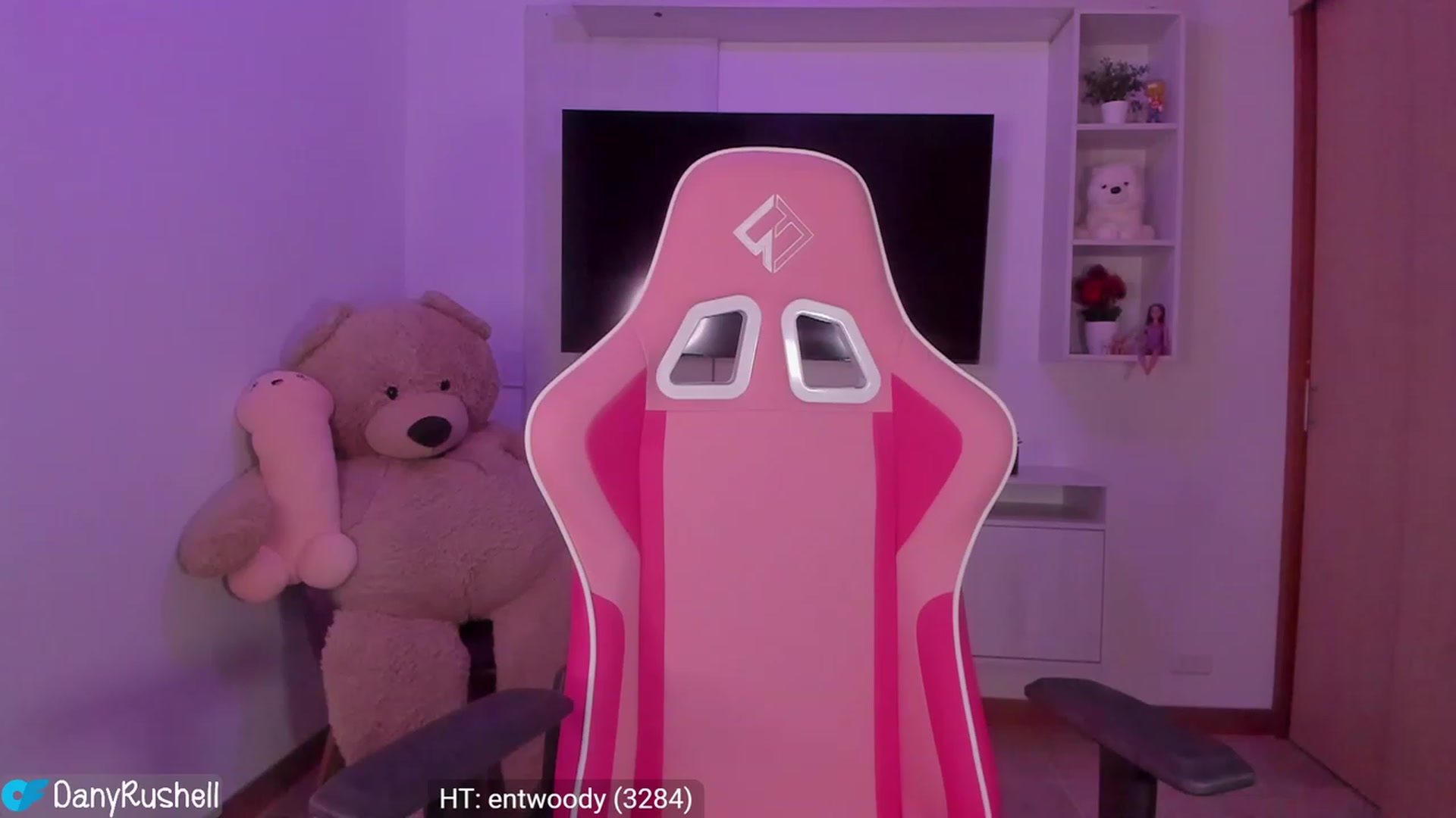 Gallery image thumbnail from NataliaMFC_'s myfreecams stream on, 10/13/2023, 05:49 image 8 of 20
