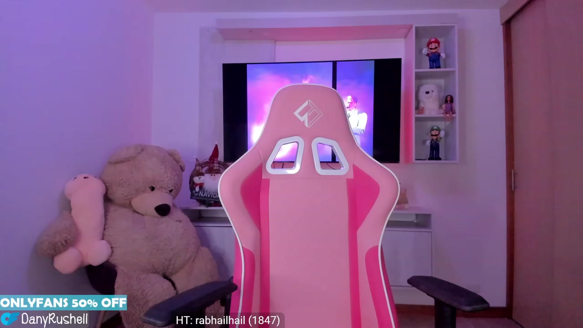 Gallery image thumbnail from NataliaMFC_'s myfreecams stream on, 12/12/2023, 06:26 image 17 of 20