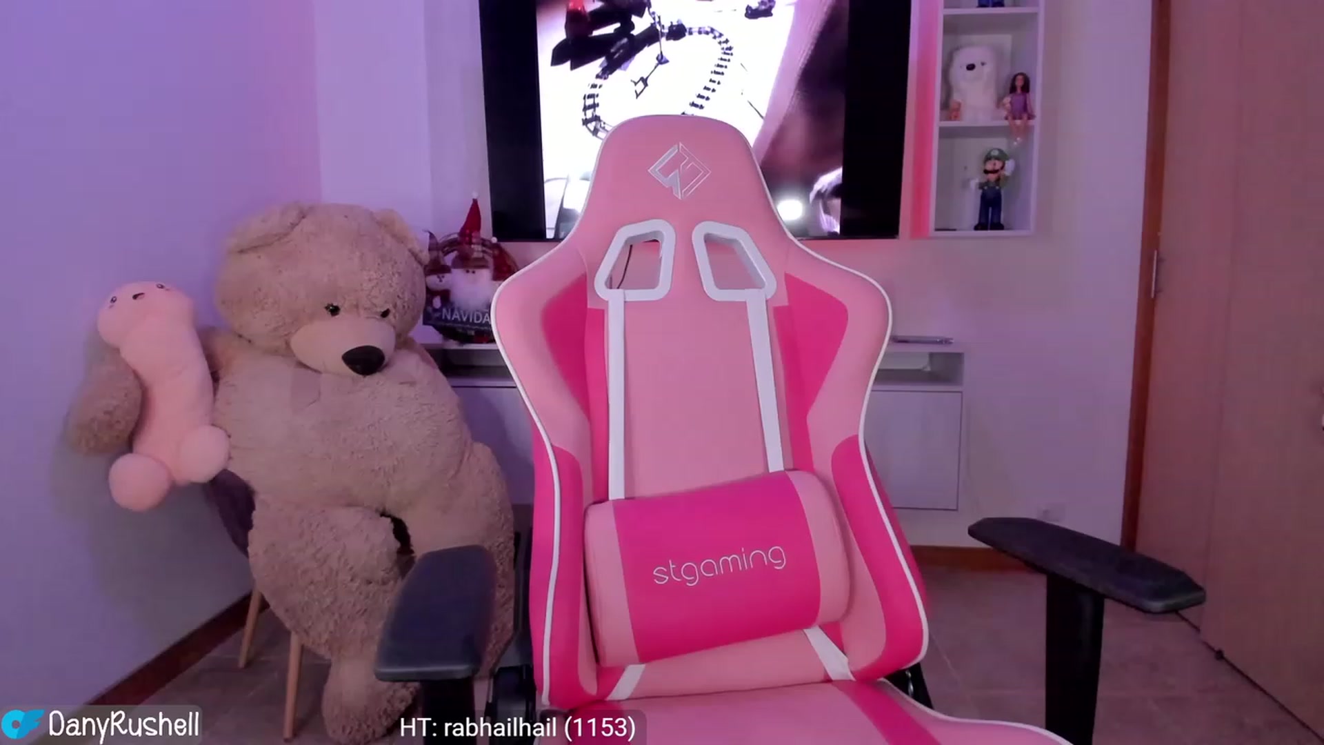 Gallery image thumbnail from NataliaMFC_'s myfreecams stream on, 12/19/2023, 05:10 image 11 of 20