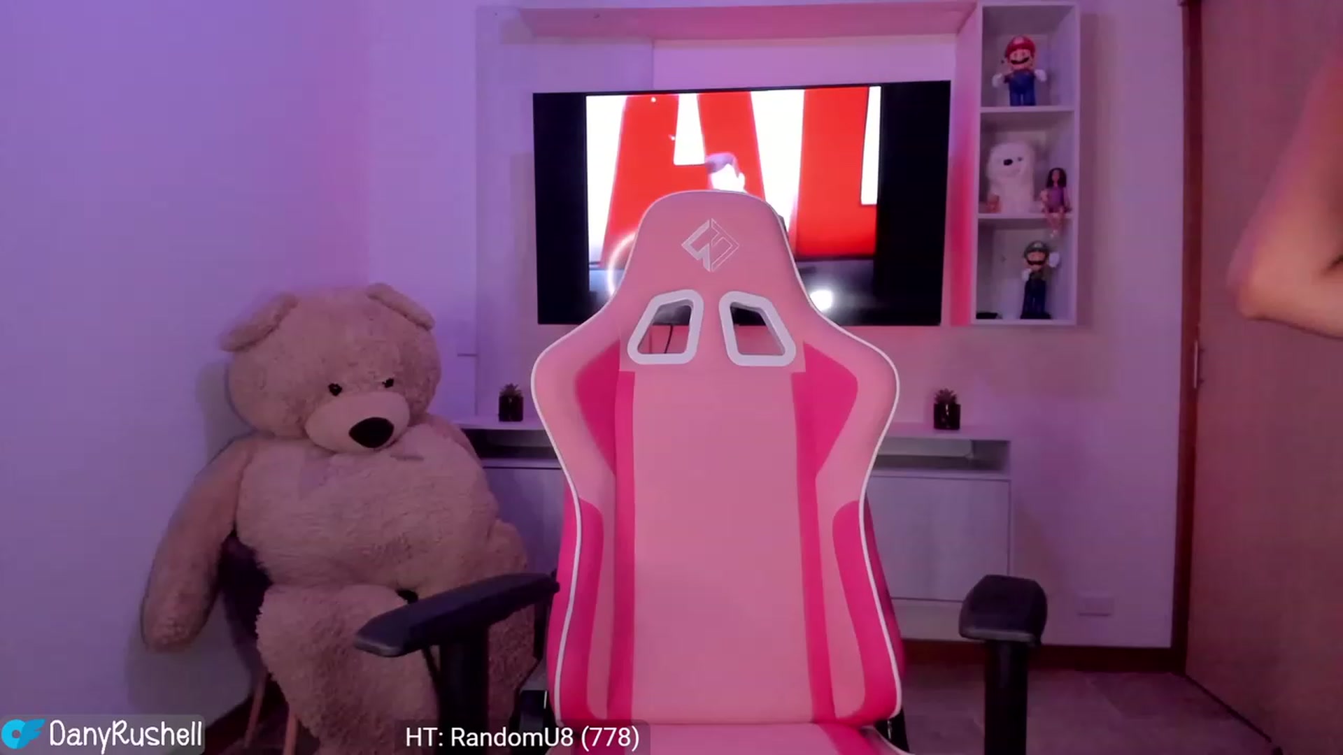 Gallery image thumbnail from NataliaMFC_'s myfreecams stream on, 01/15/2024, 07:09 image 8 of 20