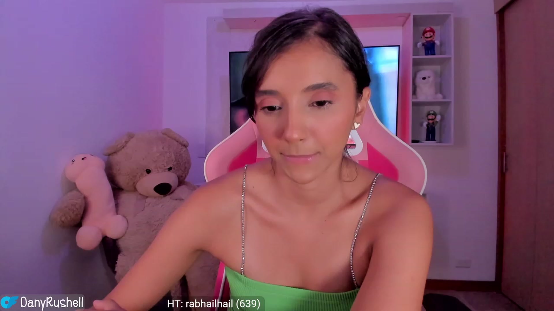 Gallery image thumbnail from NataliaMFC_'s myfreecams stream on, 01/26/2024, 06:01 image 8 of 20