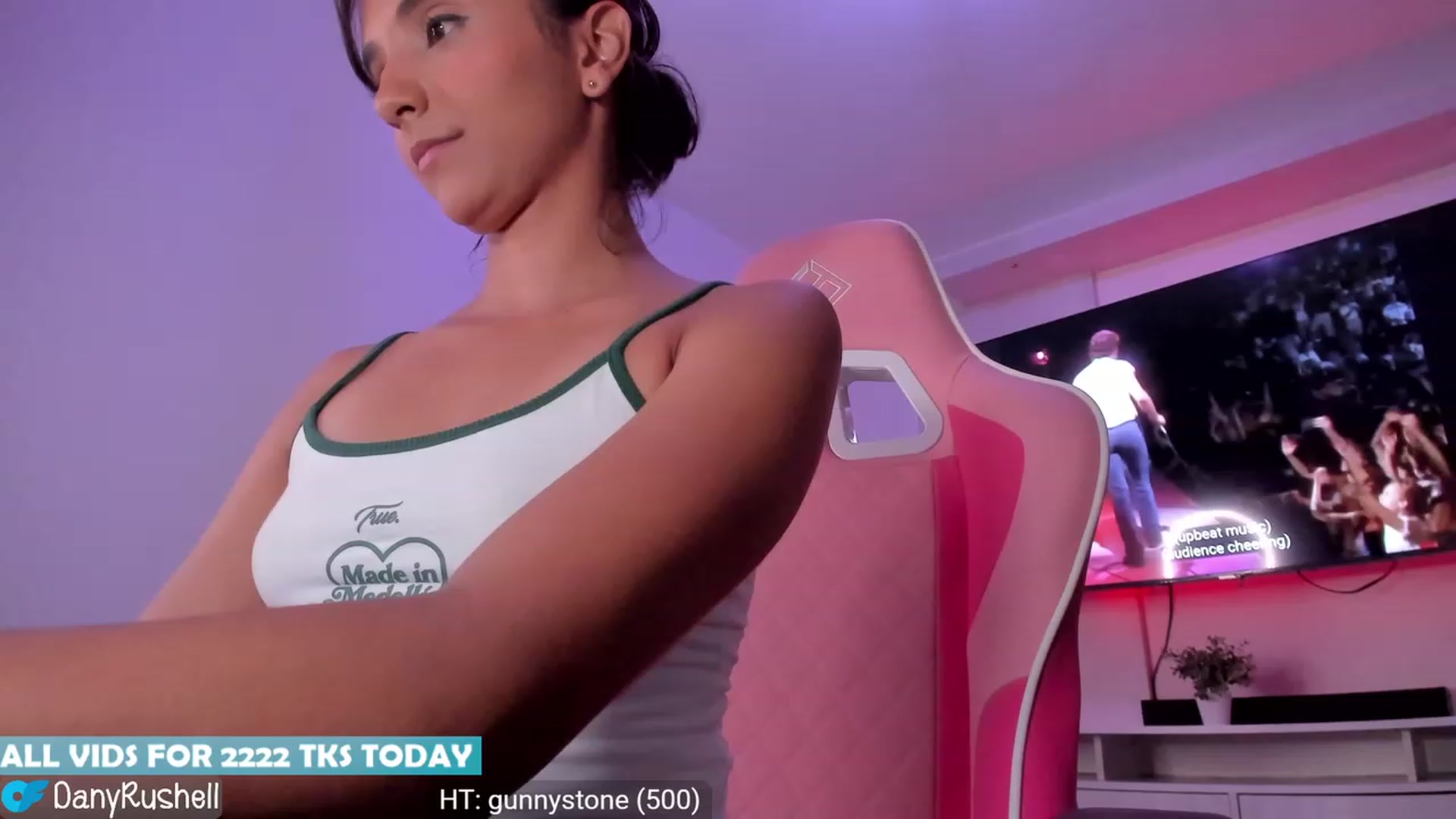 Gallery image thumbnail from NataliaMFC_'s myfreecams stream on, 01/30/2024, 05:41 image 13 of 20