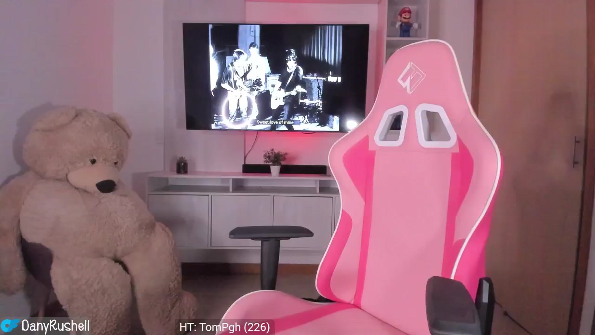 Gallery image thumbnail from NataliaMFC_'s myfreecams stream on, 04/29/2024, 02:54 image 10 of 20