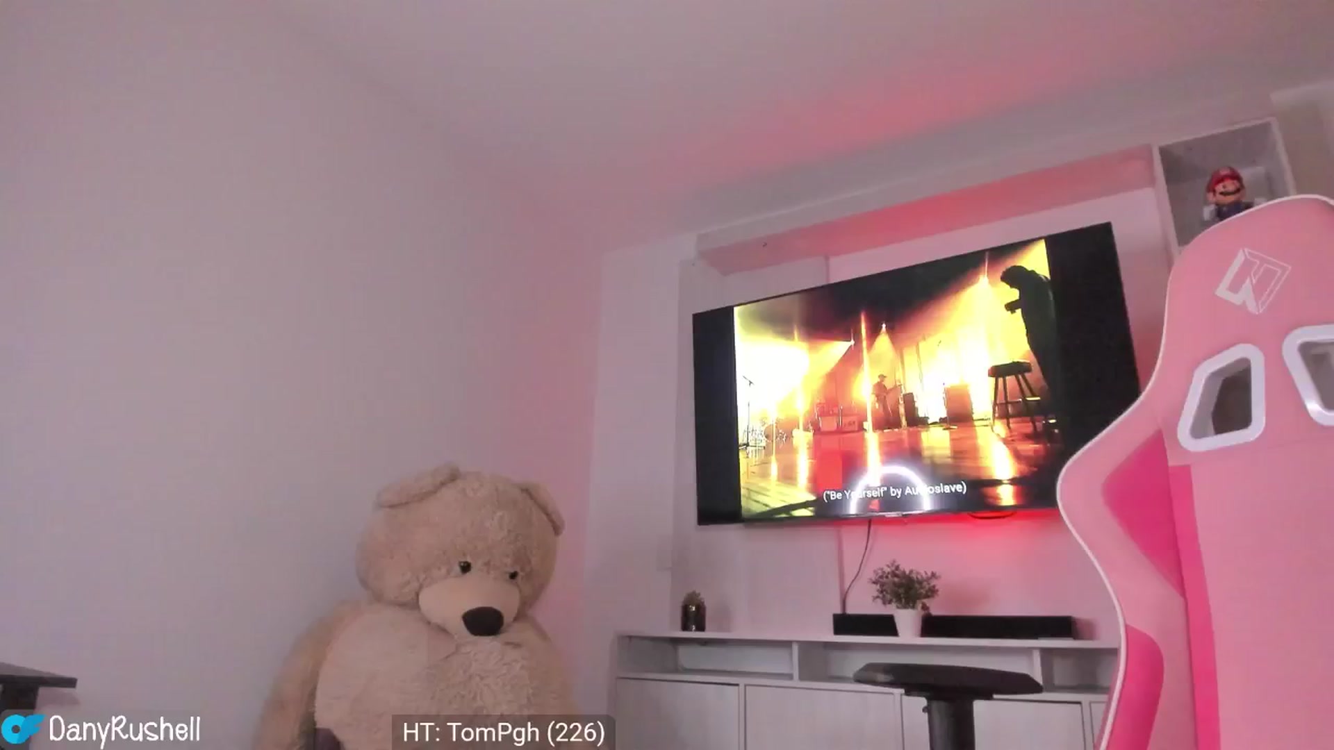 Gallery image thumbnail from NataliaMFC_'s myfreecams stream on, 04/29/2024, 02:54 image 7 of 20