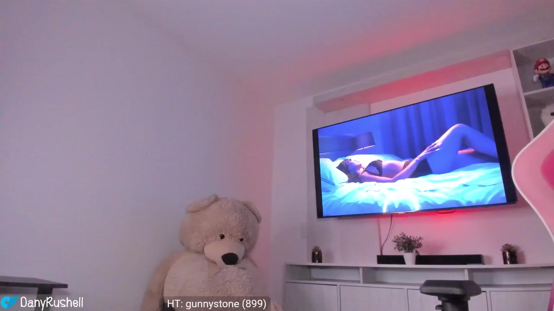 Gallery image thumbnail from NataliaMFC_'s myfreecams stream on, 04/29/2024, 04:31 image 1 of 20