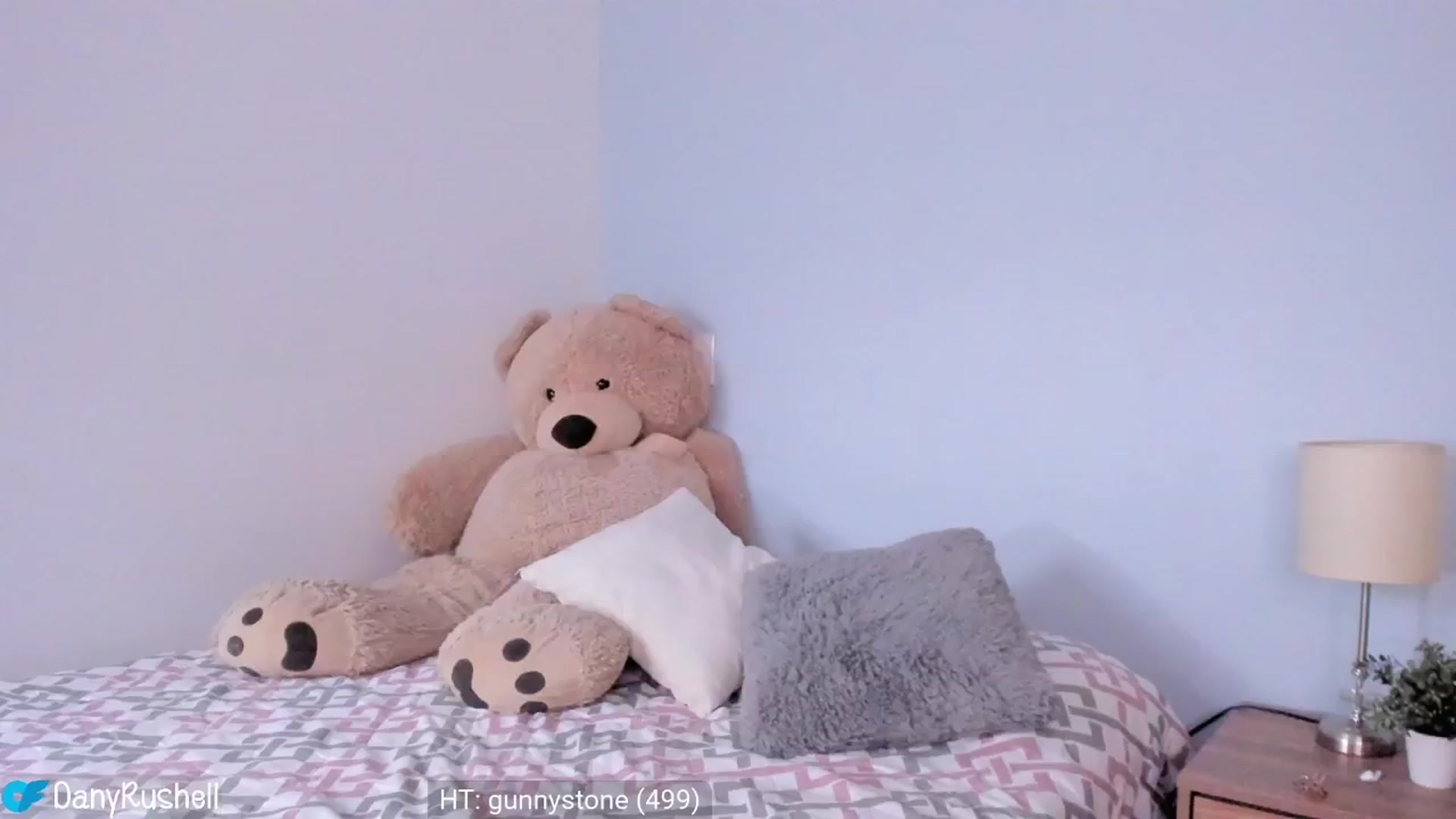 Gallery image thumbnail from NataliaMFC_'s myfreecams stream on, 06/19/2024, 21:34 image 14 of 20