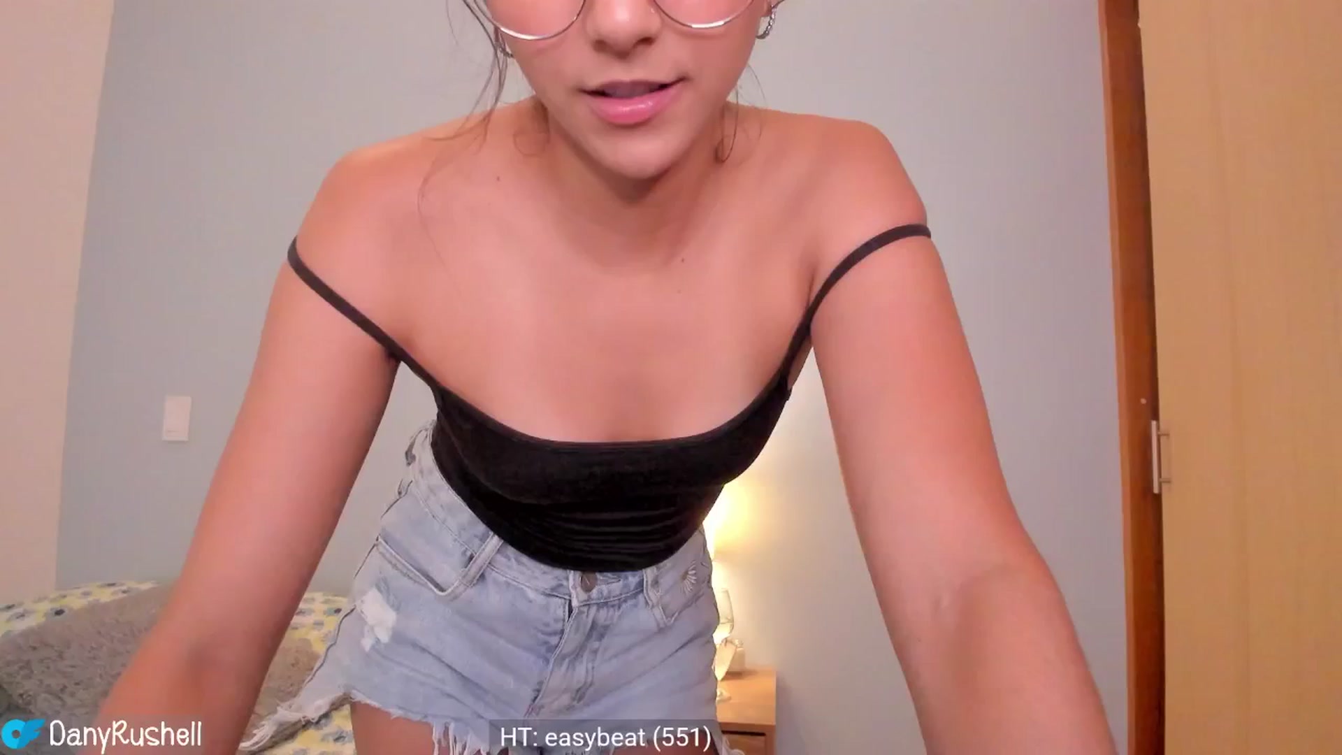 Gallery image thumbnail from NataliaMFC_'s myfreecams stream on, 04/22/2025, 05:40 image 7 of 20
