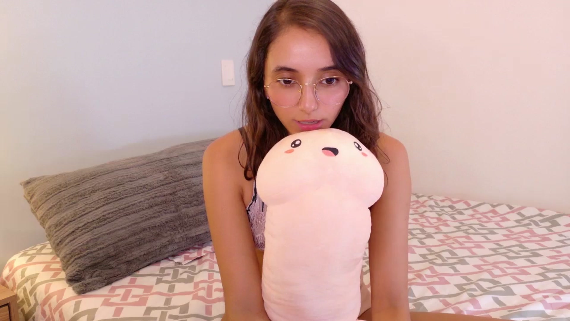 Gallery image thumbnail from NataliaMFC_'s myfreecams stream on, 06/04/2025, 21:34 image 17 of 20