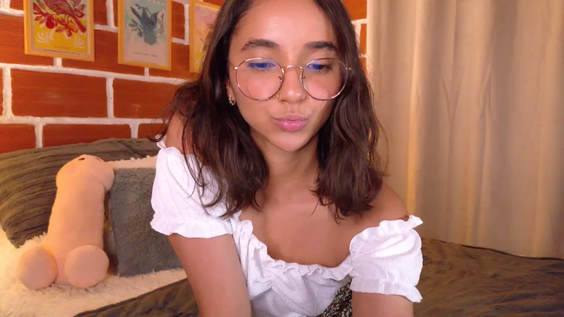 Gallery image thumbnail from NataliaMFC_'s myfreecams stream on, 12/17/2025, 04:27 image 7 of 20
