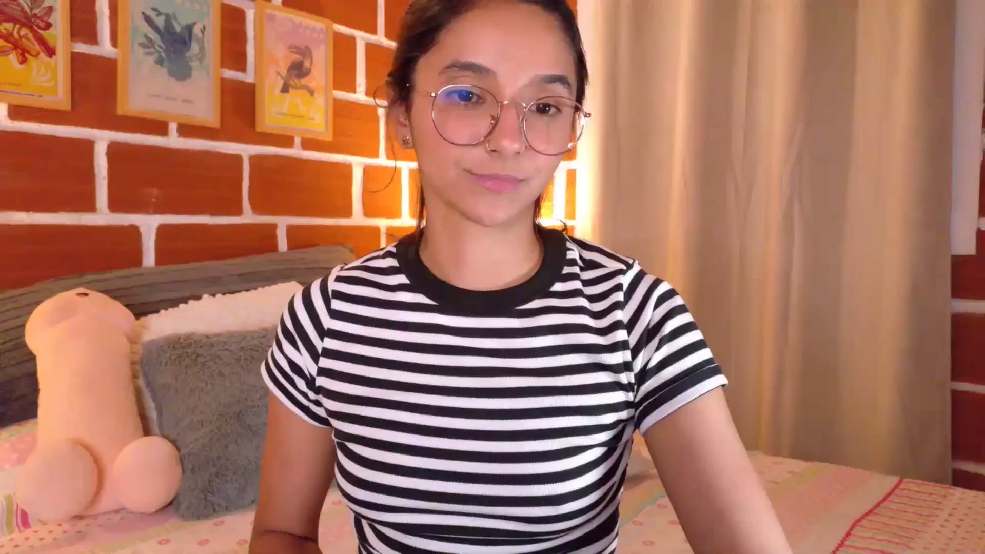 Gallery image thumbnail from NataliaMFC_'s myfreecams stream on, 01/08/2026, 04:27 image 17 of 20