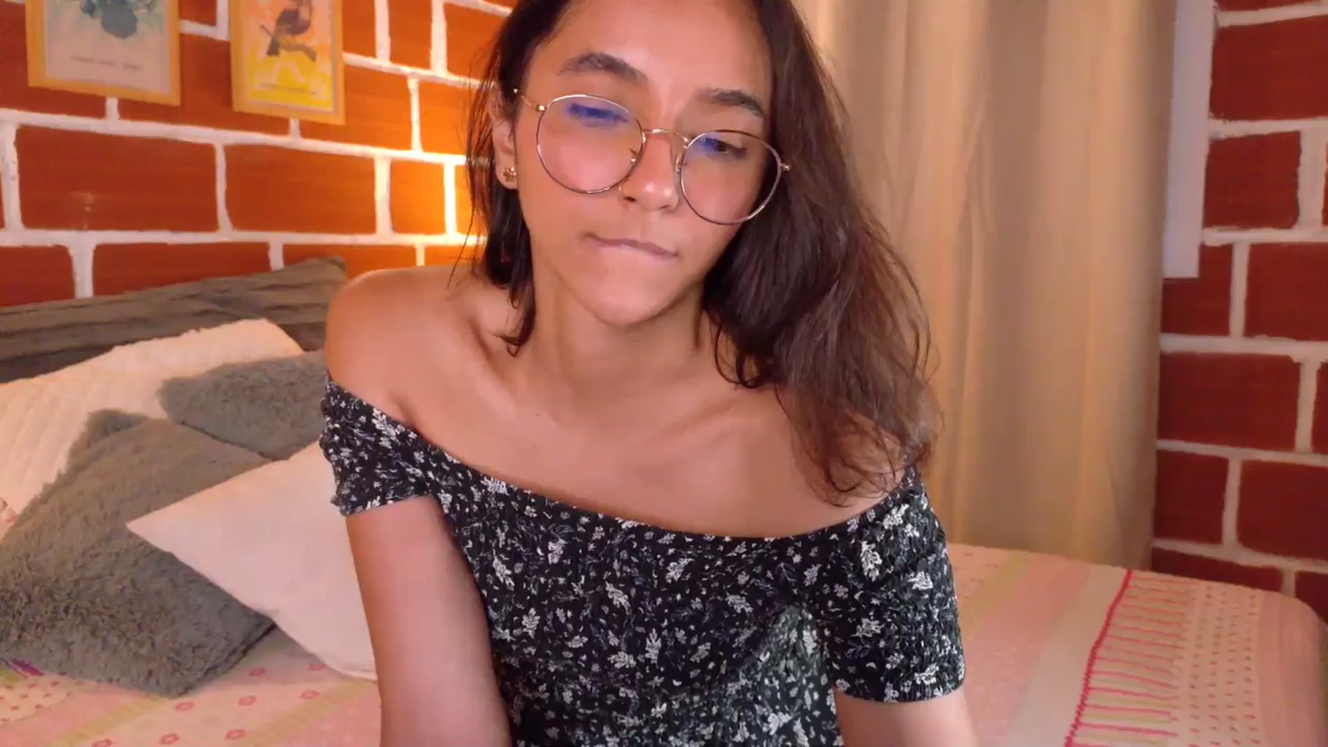 Gallery image thumbnail from NataliaMFC_'s myfreecams stream on, 01/14/2026, 05:39 image 14 of 20