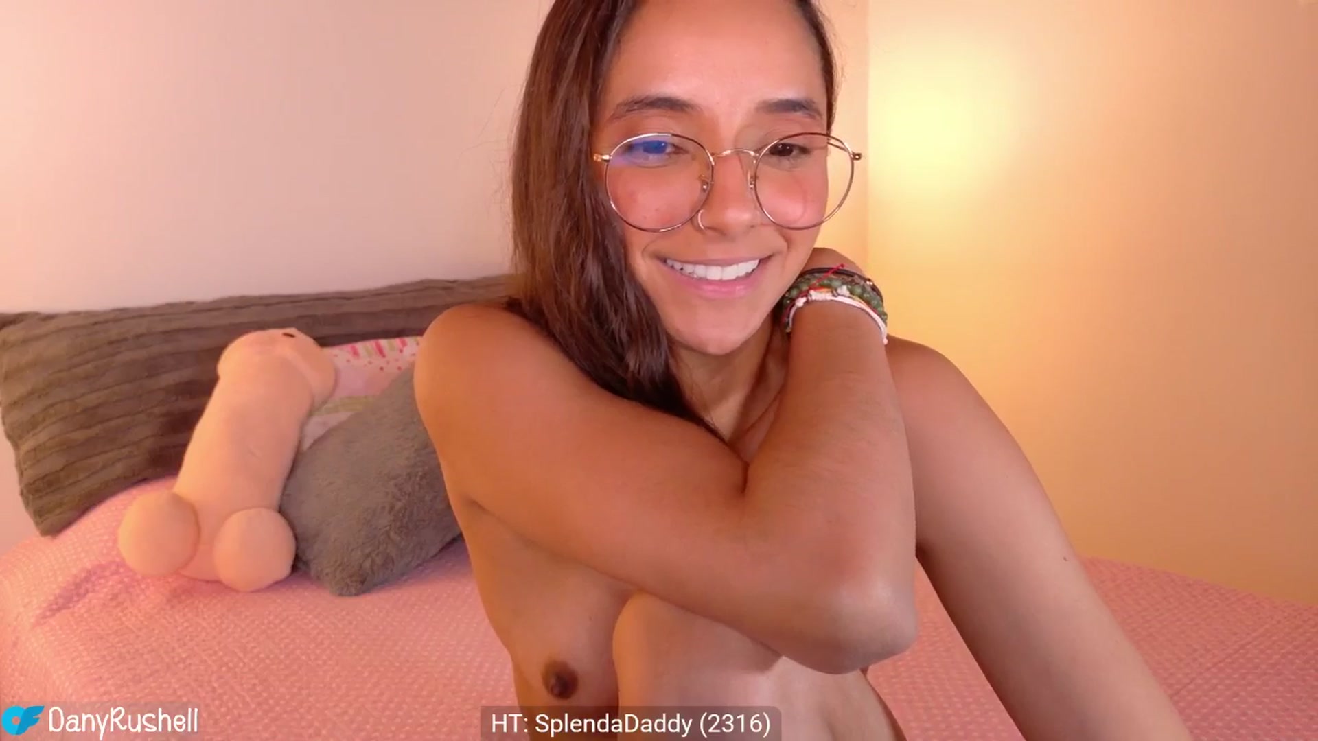 Gallery image thumbnail from NataliaMFC_'s myfreecams stream on, 04/08/2026, 05:17 image 18 of 20