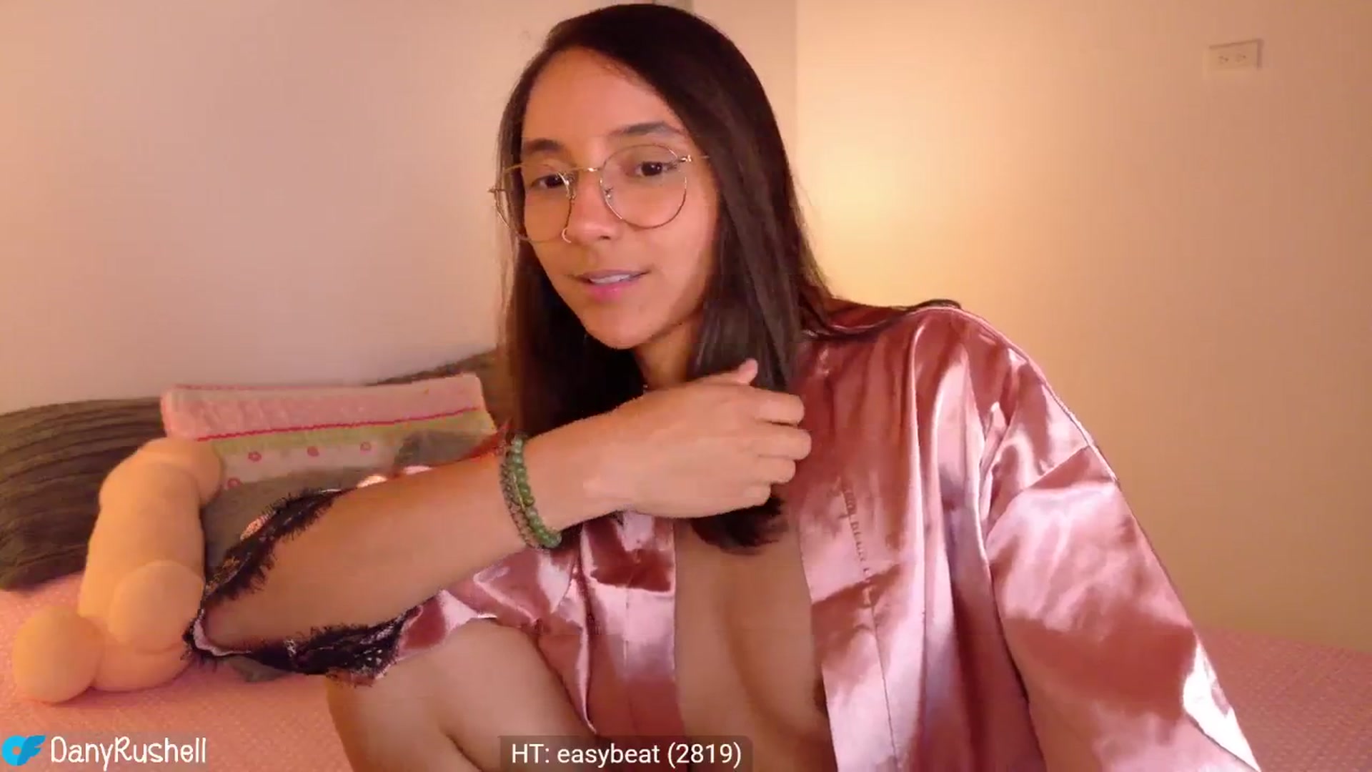 Gallery image thumbnail from NataliaMFC_'s myfreecams stream on, 04/16/2026, 04:16 image 18 of 20
