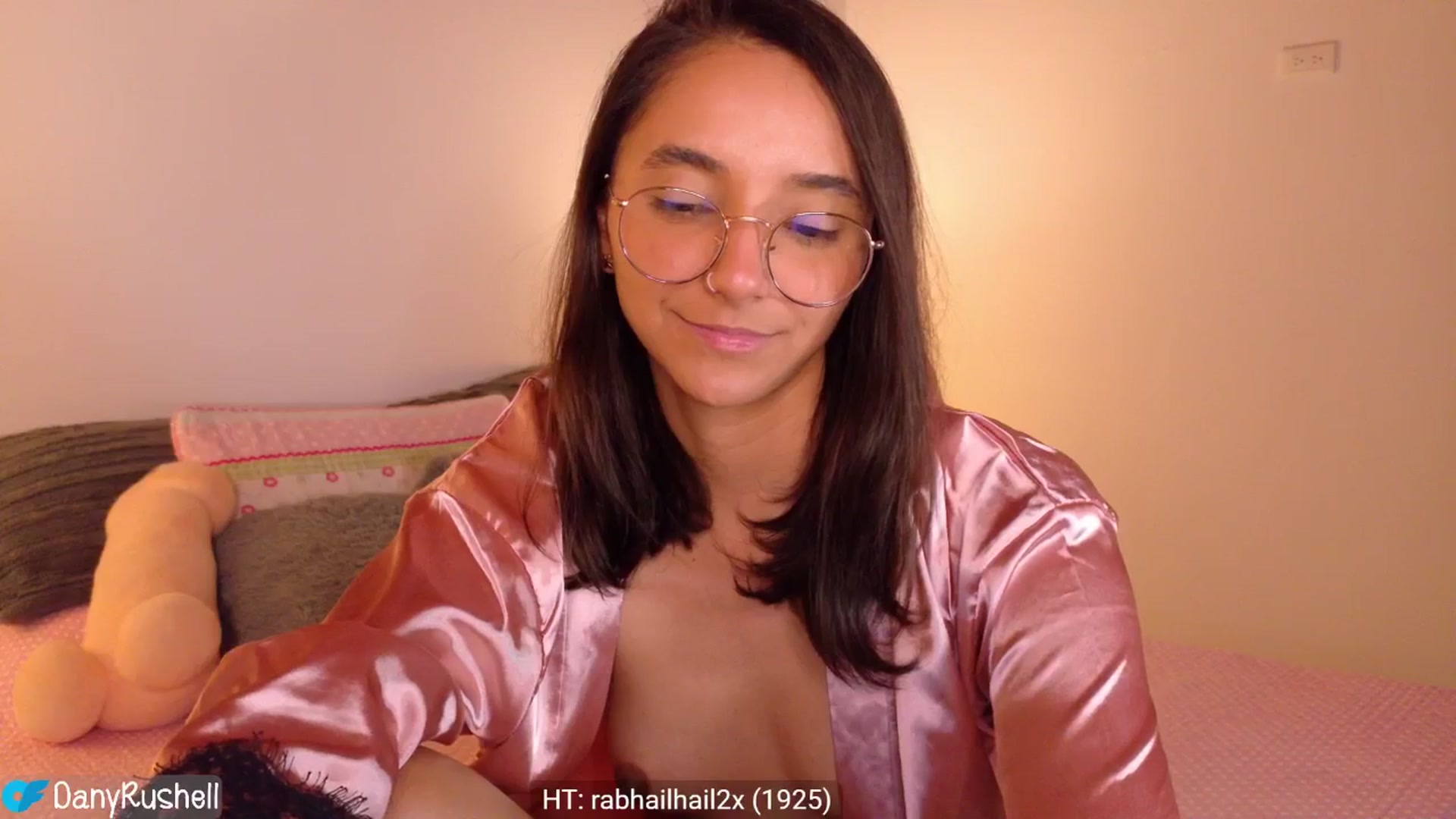 Gallery image thumbnail from NataliaMFC_'s myfreecams stream on, 04/16/2026, 04:16 image 10 of 20