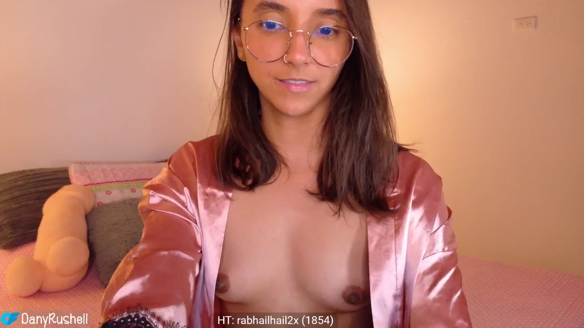 Gallery image thumbnail from NataliaMFC_'s myfreecams stream on, 04/16/2026, 04:16 image 9 of 20