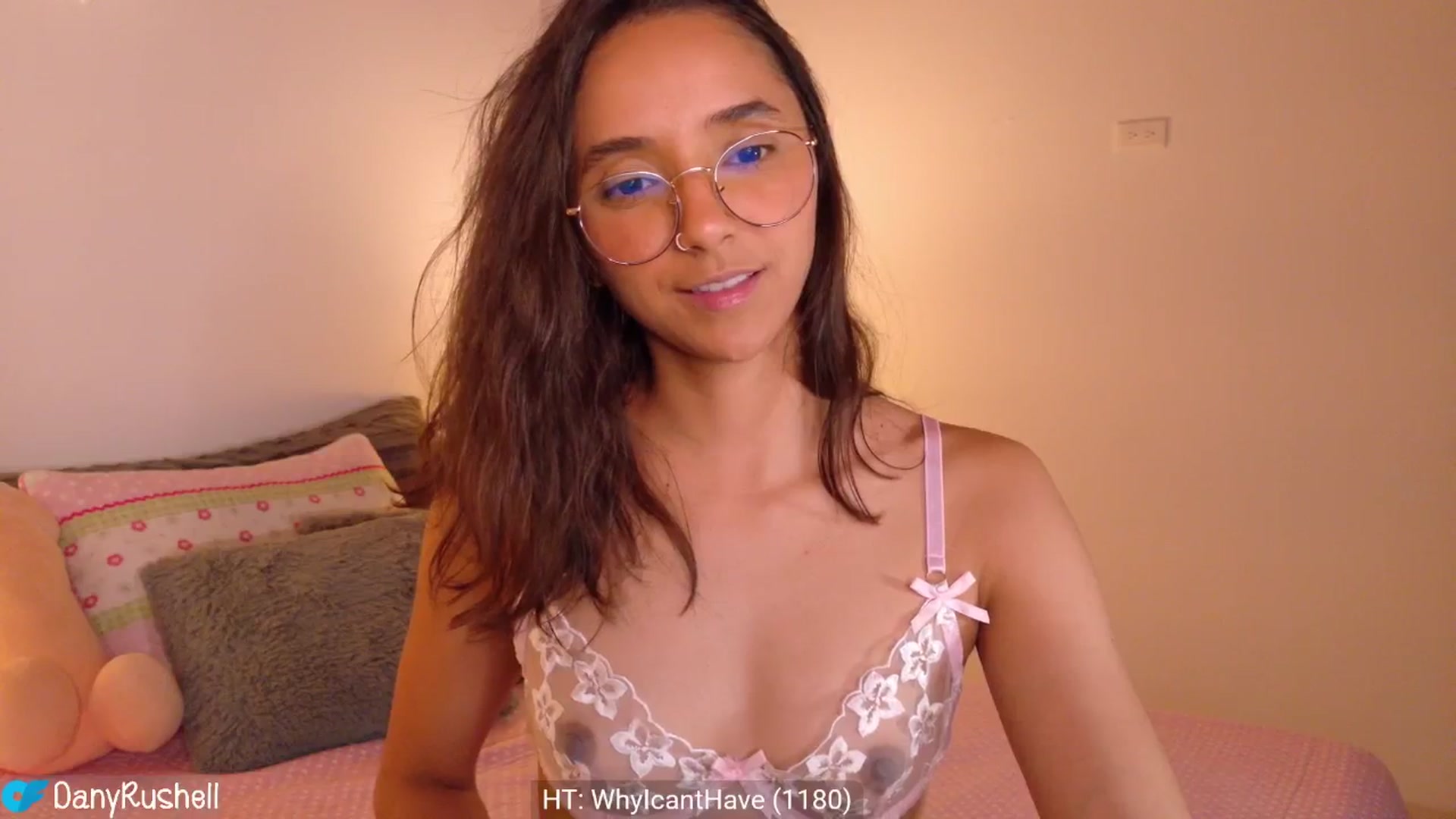Gallery image thumbnail from NataliaMFC_'s myfreecams stream on, 04/17/2026, 24:00 image 9 of 20