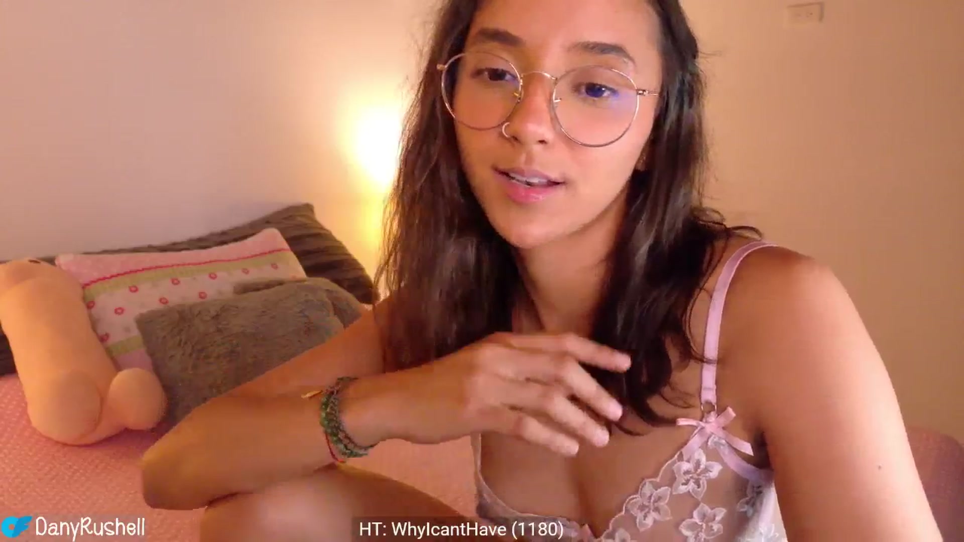Gallery image thumbnail from NataliaMFC_'s myfreecams stream on, 04/17/2026, 24:57 image 16 of 20