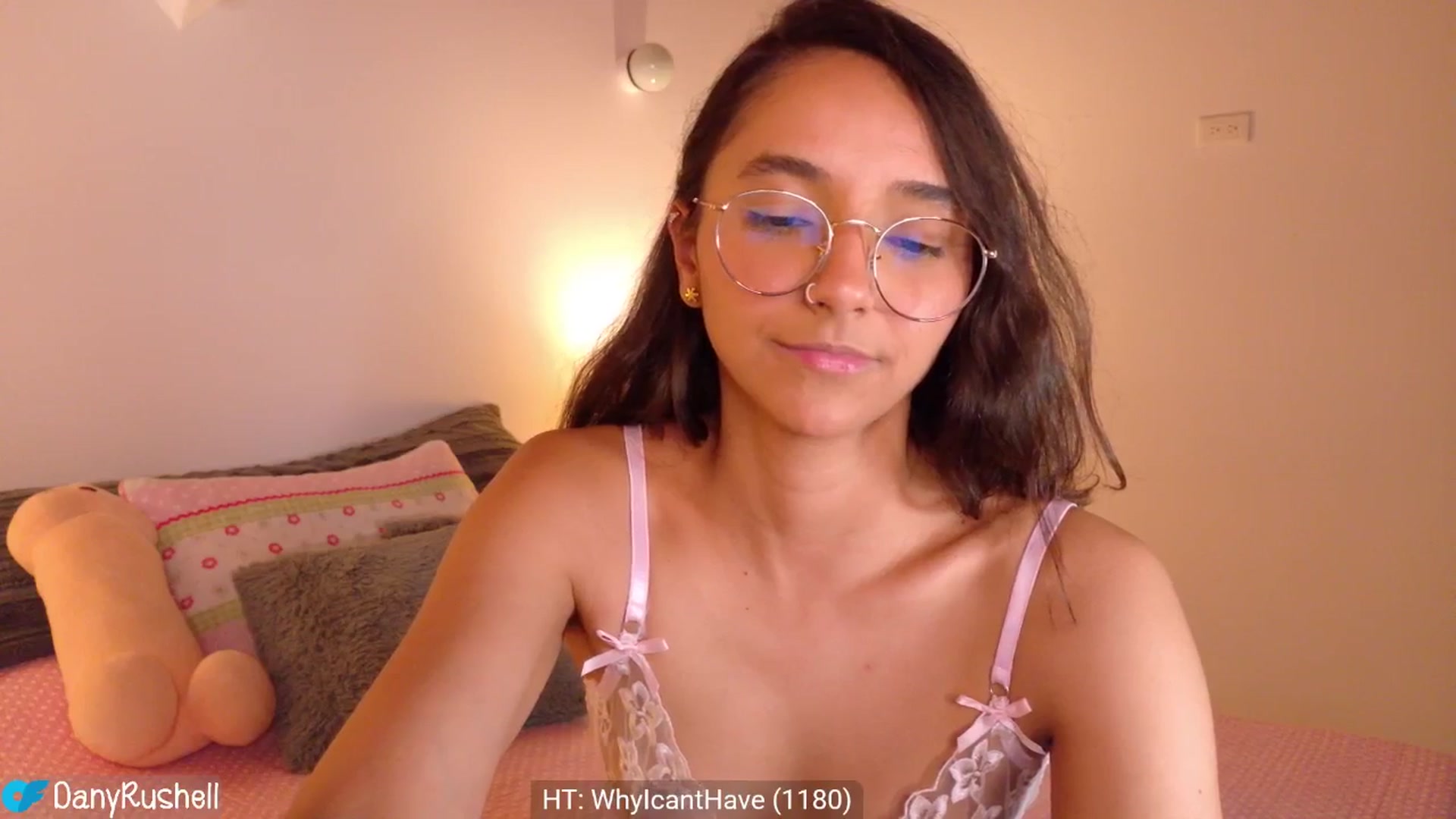 Gallery image thumbnail from NataliaMFC_'s myfreecams stream on, 04/17/2026, 24:57 image 11 of 20