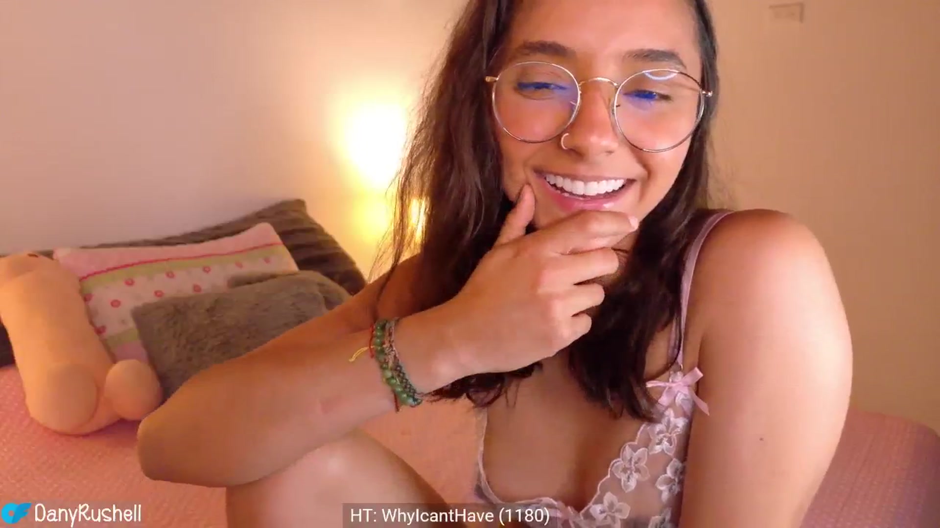 Gallery image thumbnail from NataliaMFC_'s myfreecams stream on, 04/17/2026, 24:57 image 18 of 20
