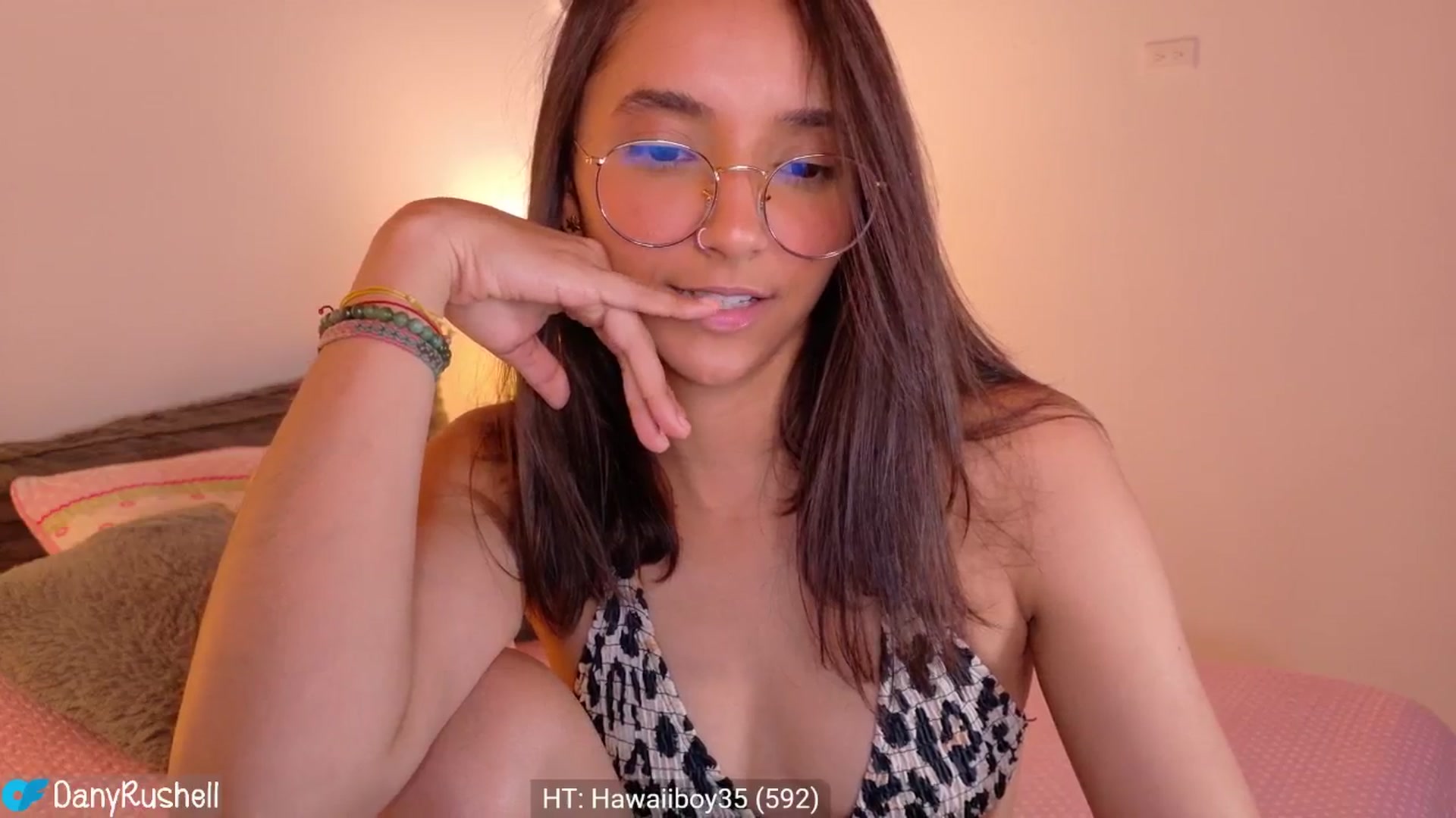 Gallery image thumbnail from NataliaMFC_'s myfreecams stream on, 04/21/2026, 21:21 image 13 of 20
