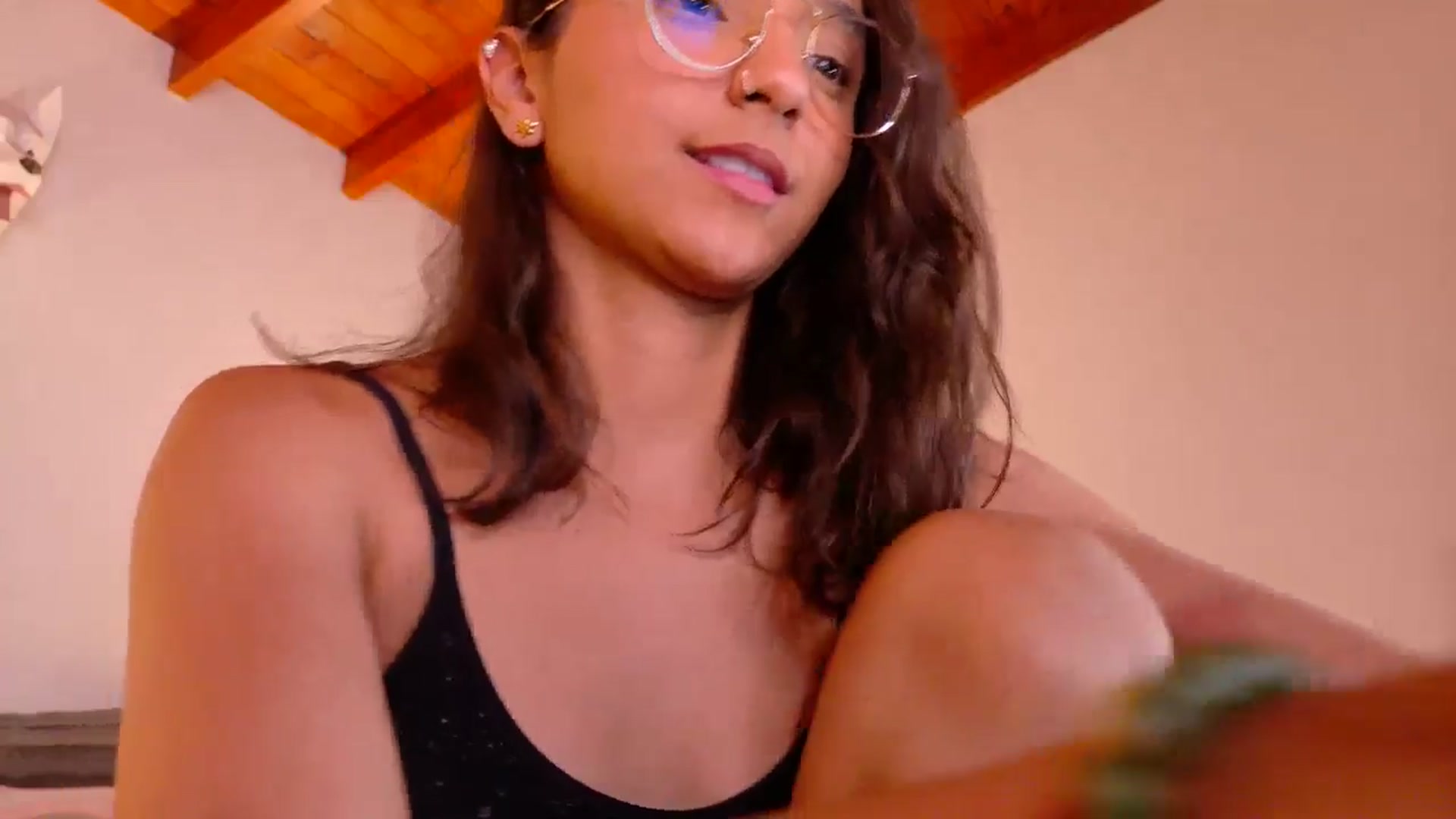 Gallery image thumbnail from NataliaMFC_'s myfreecams stream on, 04/23/2026, 02:25 image 13 of 20