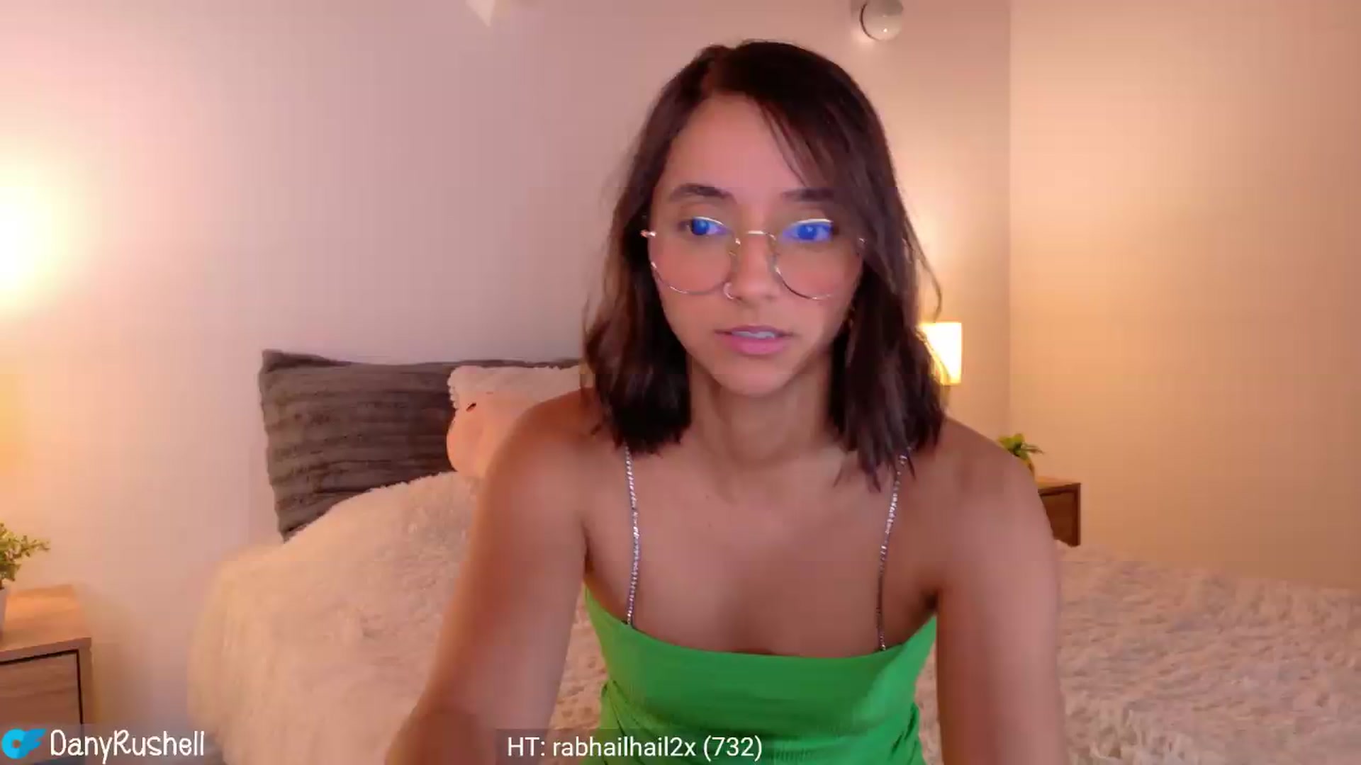 Gallery image thumbnail from NataliaMFC_'s myfreecams stream on, 06/10/2026, 19:35 image 6 of 20