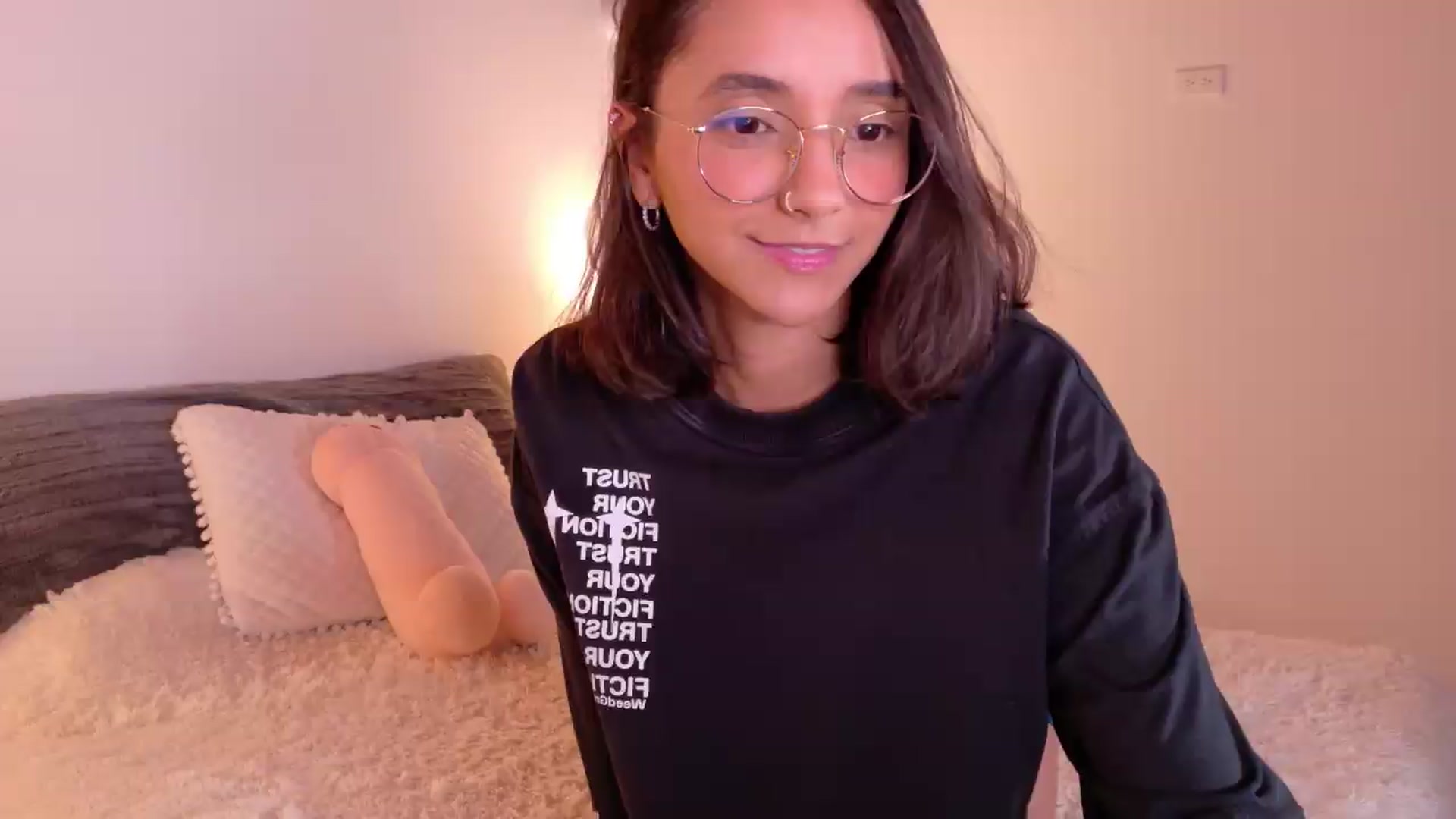 Gallery image thumbnail from NataliaMFC_'s myfreecams stream on, 06/23/2026, 04:27 image 1 of 20