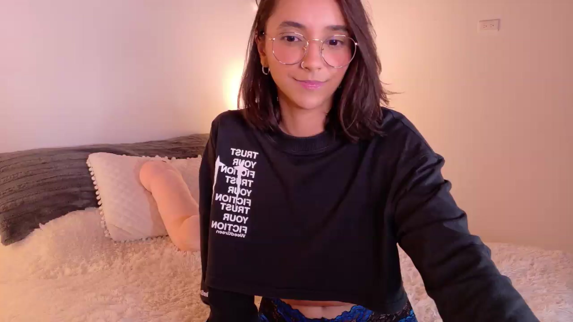 Gallery image thumbnail from NataliaMFC_'s myfreecams stream on, 06/23/2026, 04:27 image 15 of 20