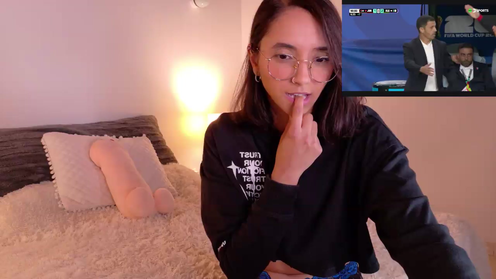 Gallery image thumbnail from NataliaMFC_'s myfreecams stream on, 06/23/2026, 05:33 image 6 of 20